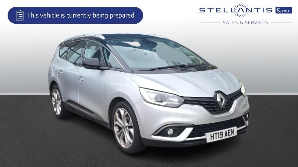 Main listing image - Renault Grand Scenic