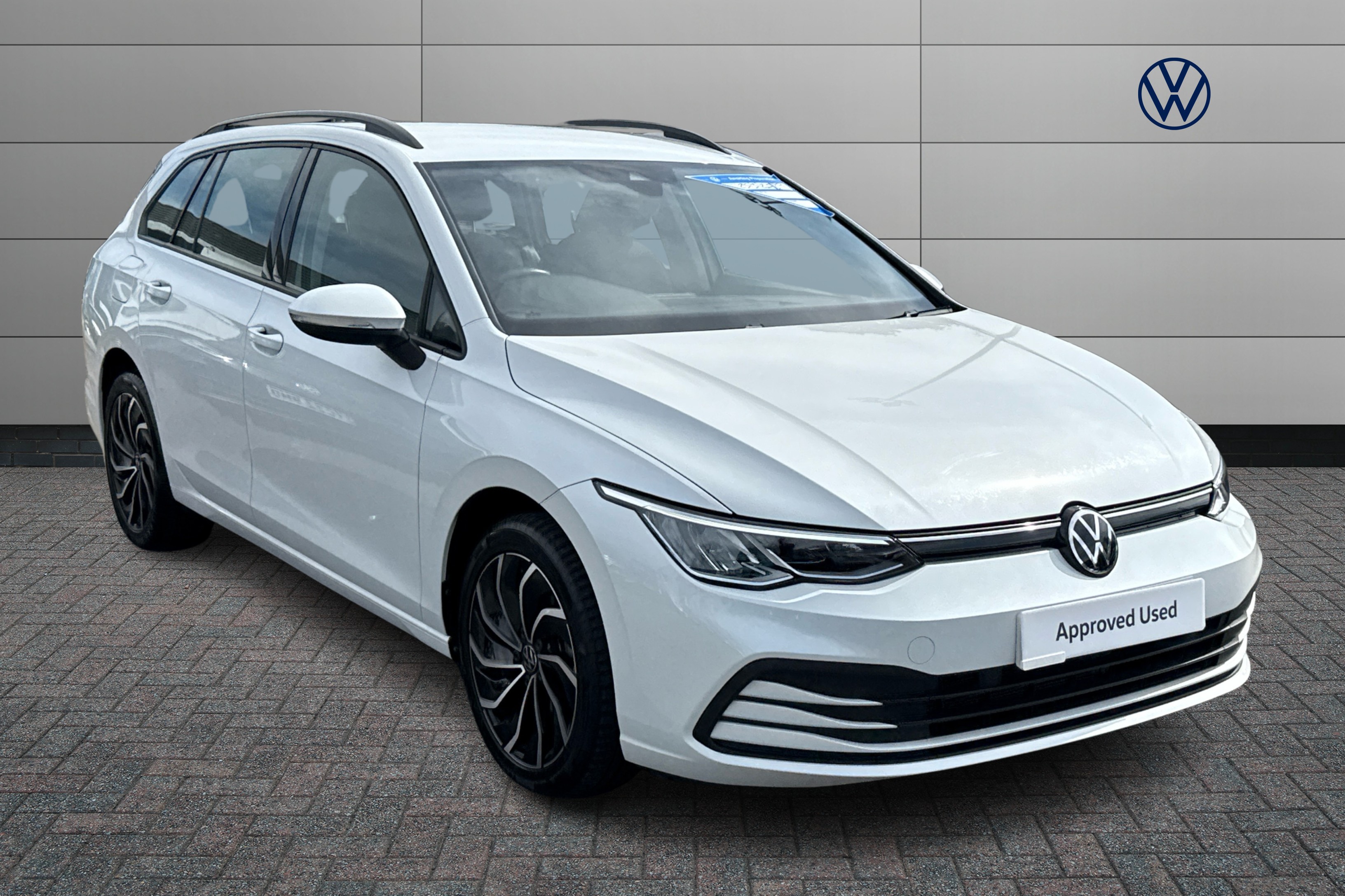 Main listing image - Volkswagen Golf Estate