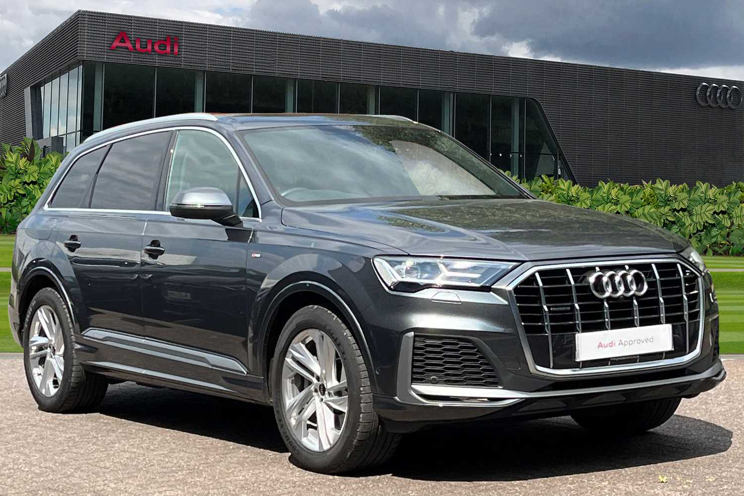 Main listing image - Audi Q7