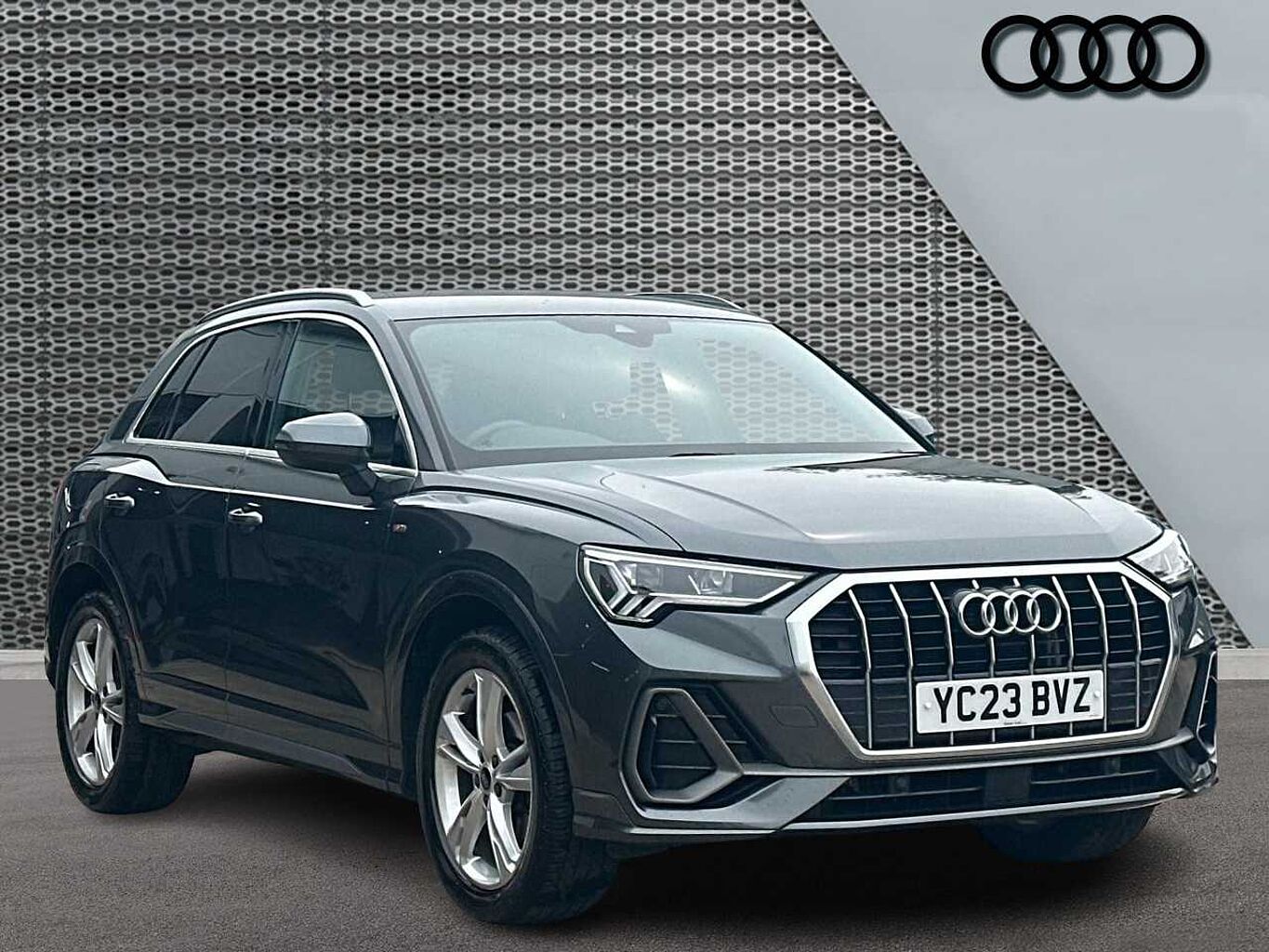 Main listing image - Audi Q3