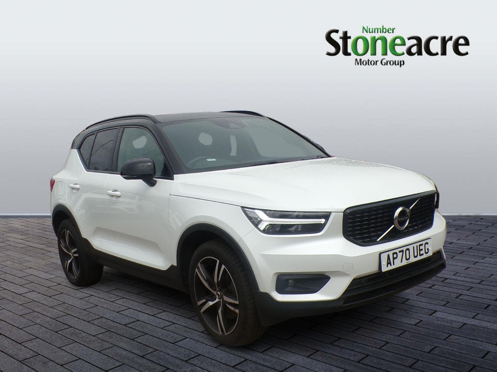 Main listing image - Volvo XC40 Recharge