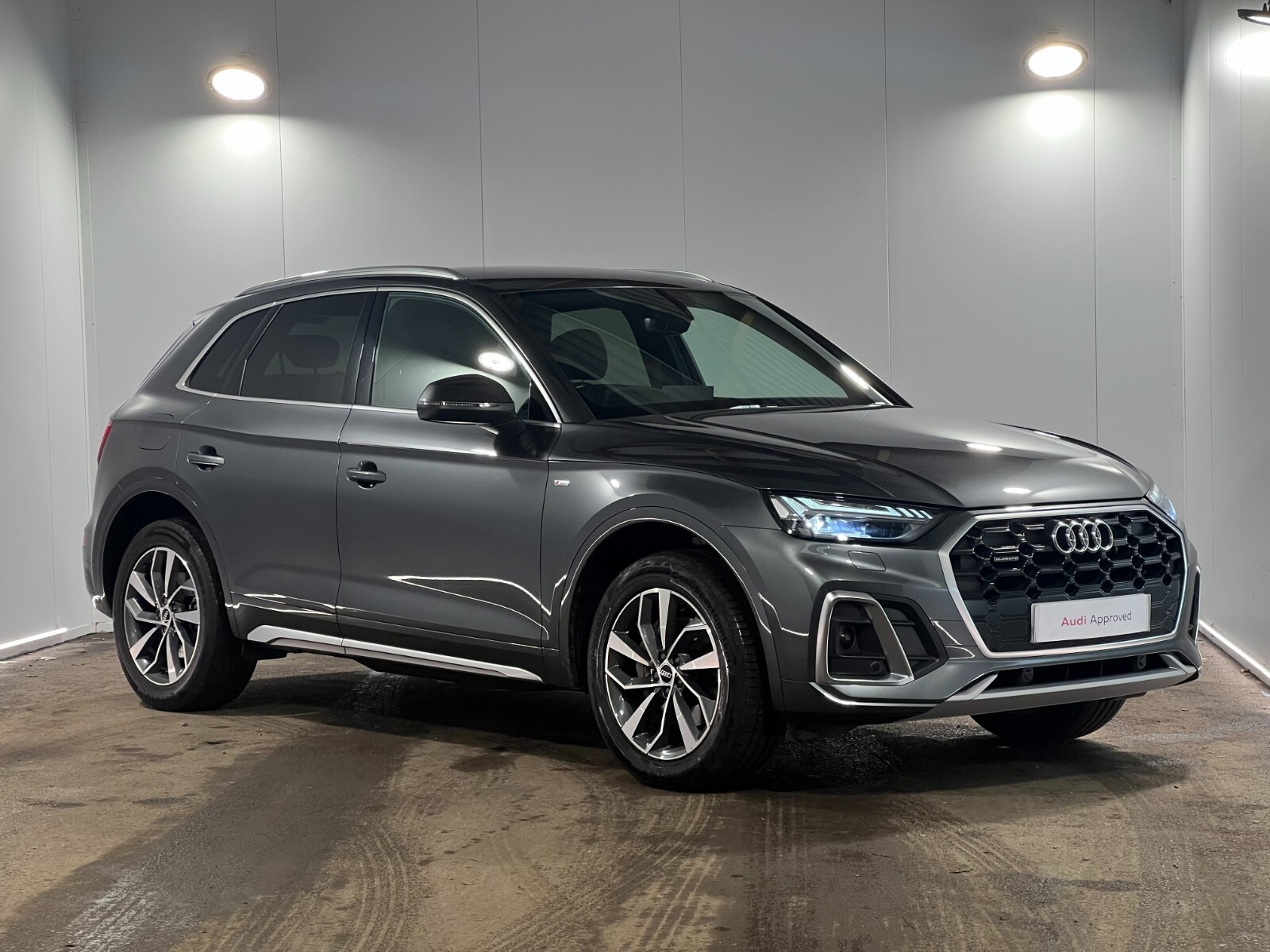 Main listing image - Audi Q5