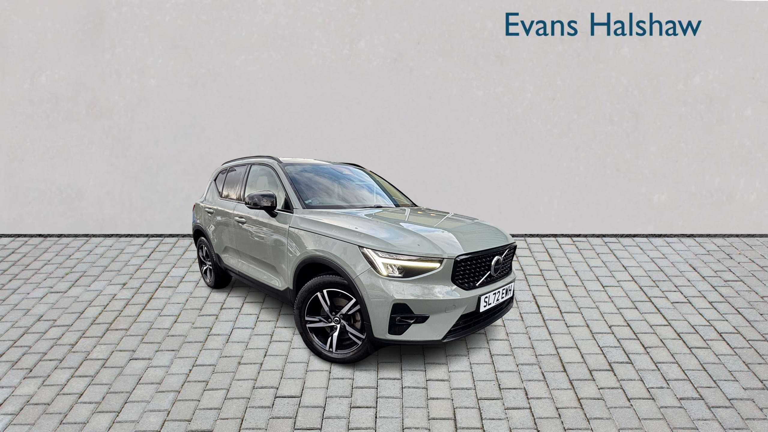 Main listing image - Volvo XC40