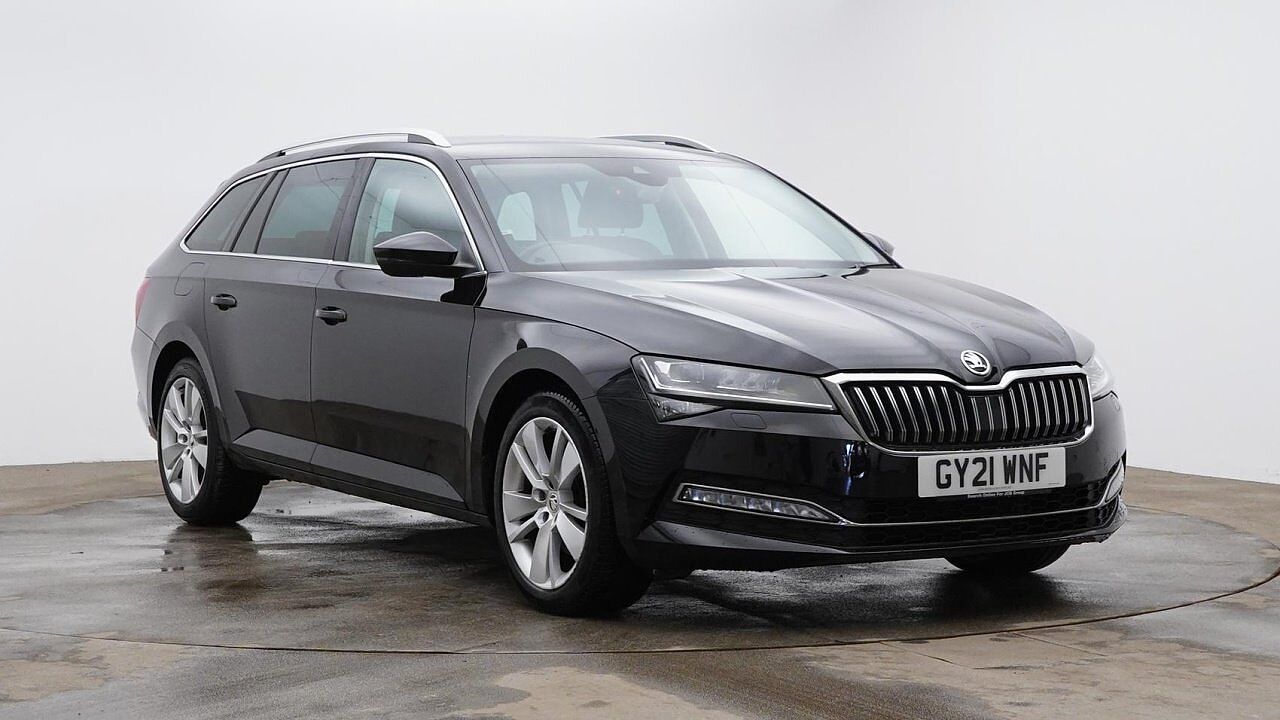 Main listing image - Skoda Superb Estate