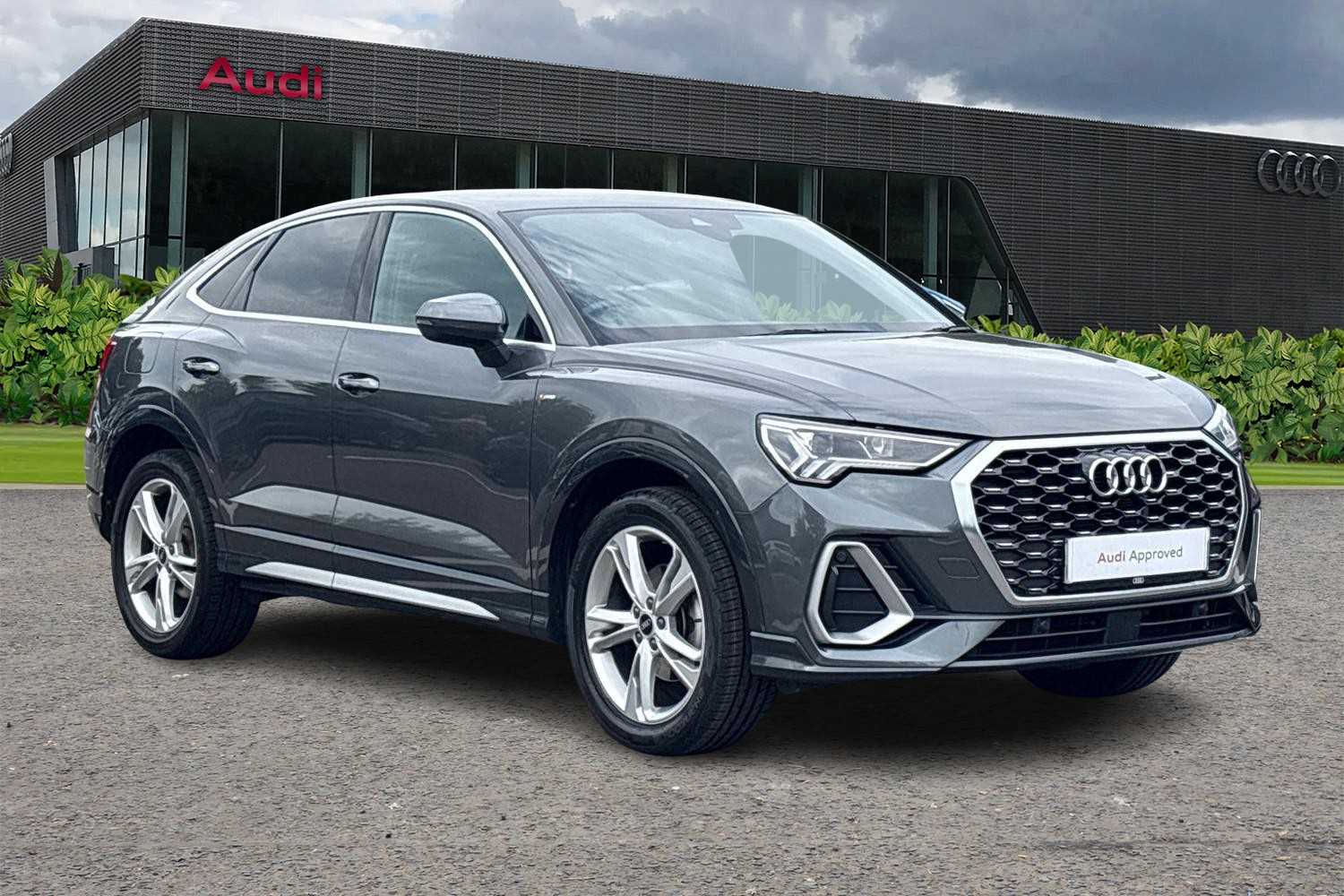 Main listing image - Audi Q3