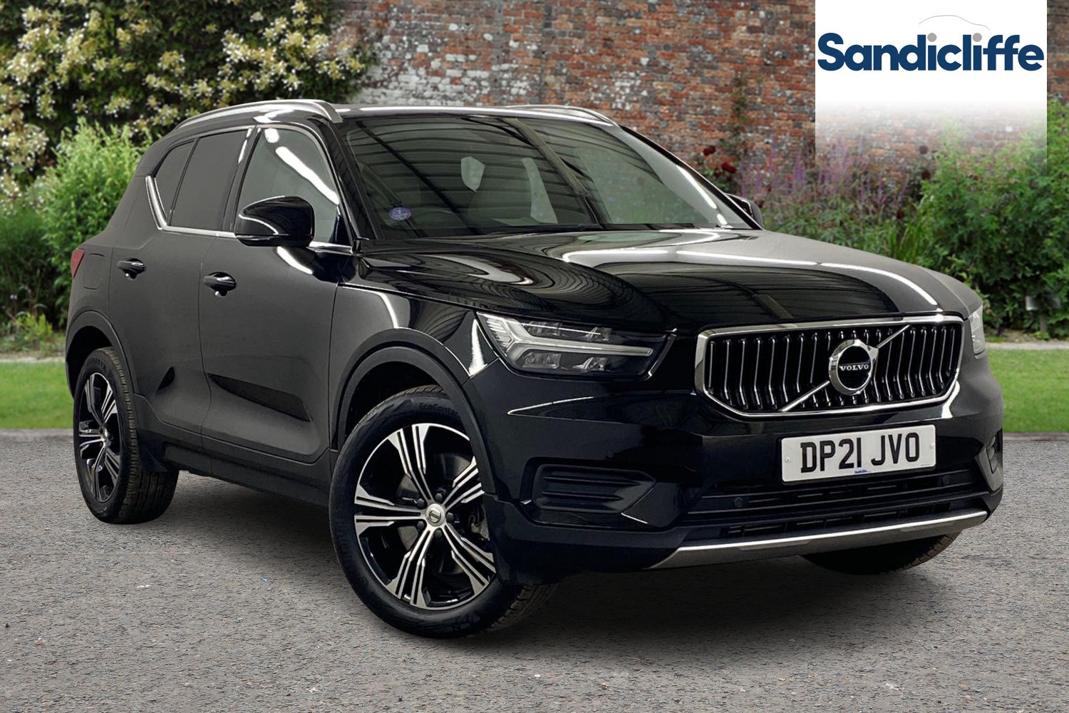 Main listing image - Volvo XC40 Recharge