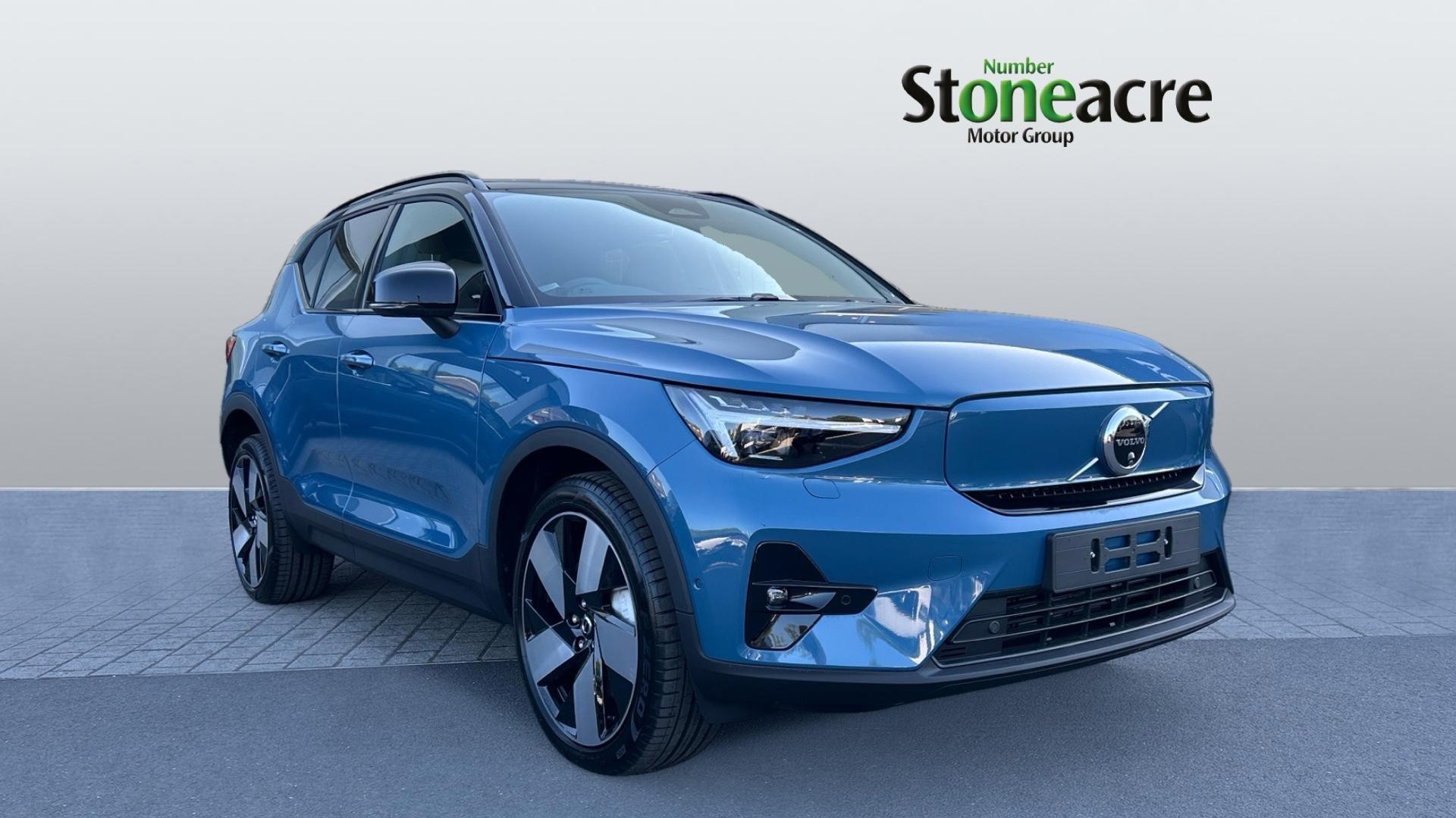 Main listing image - Volvo Ex40