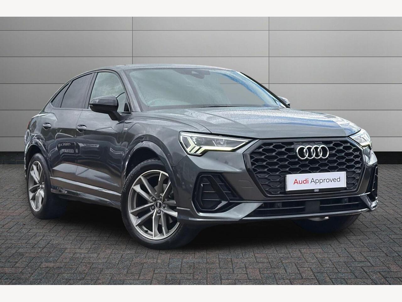 Main listing image - Audi Q3