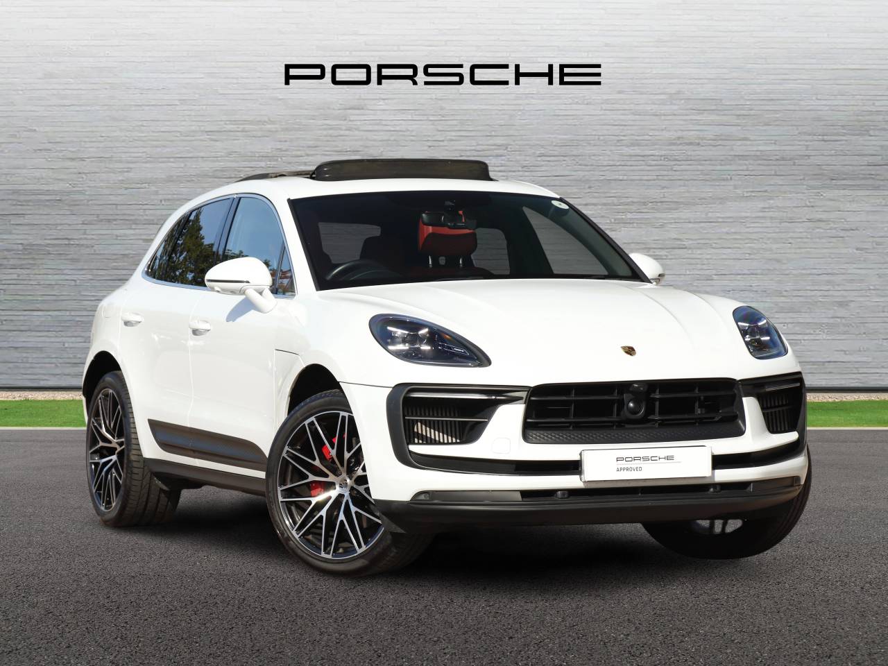 Main listing image - Porsche Macan