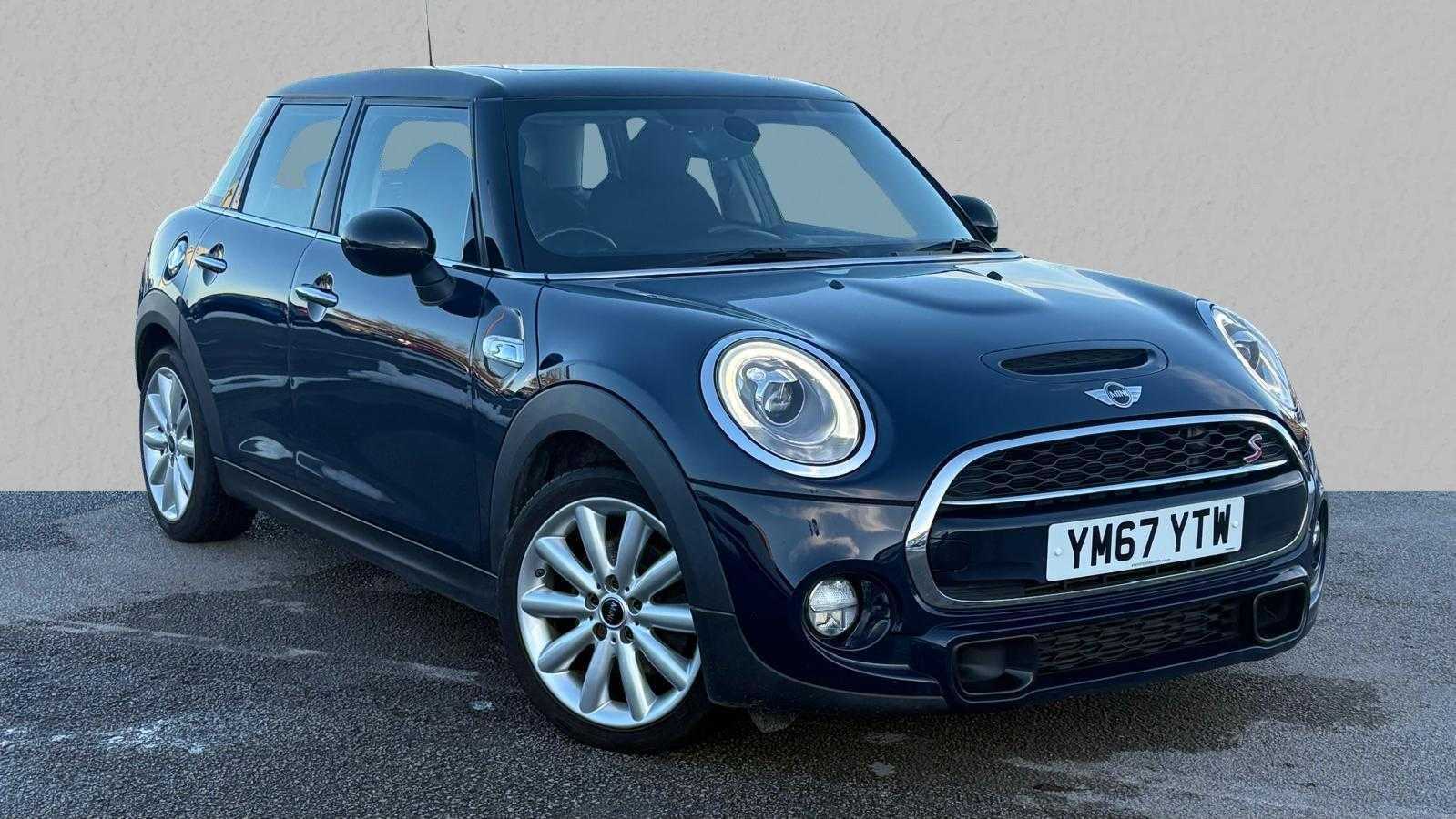 Main listing image - MINI Hatchback 5dr