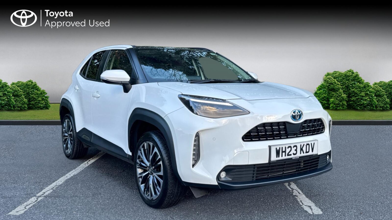 Main listing image - Toyota Yaris Cross