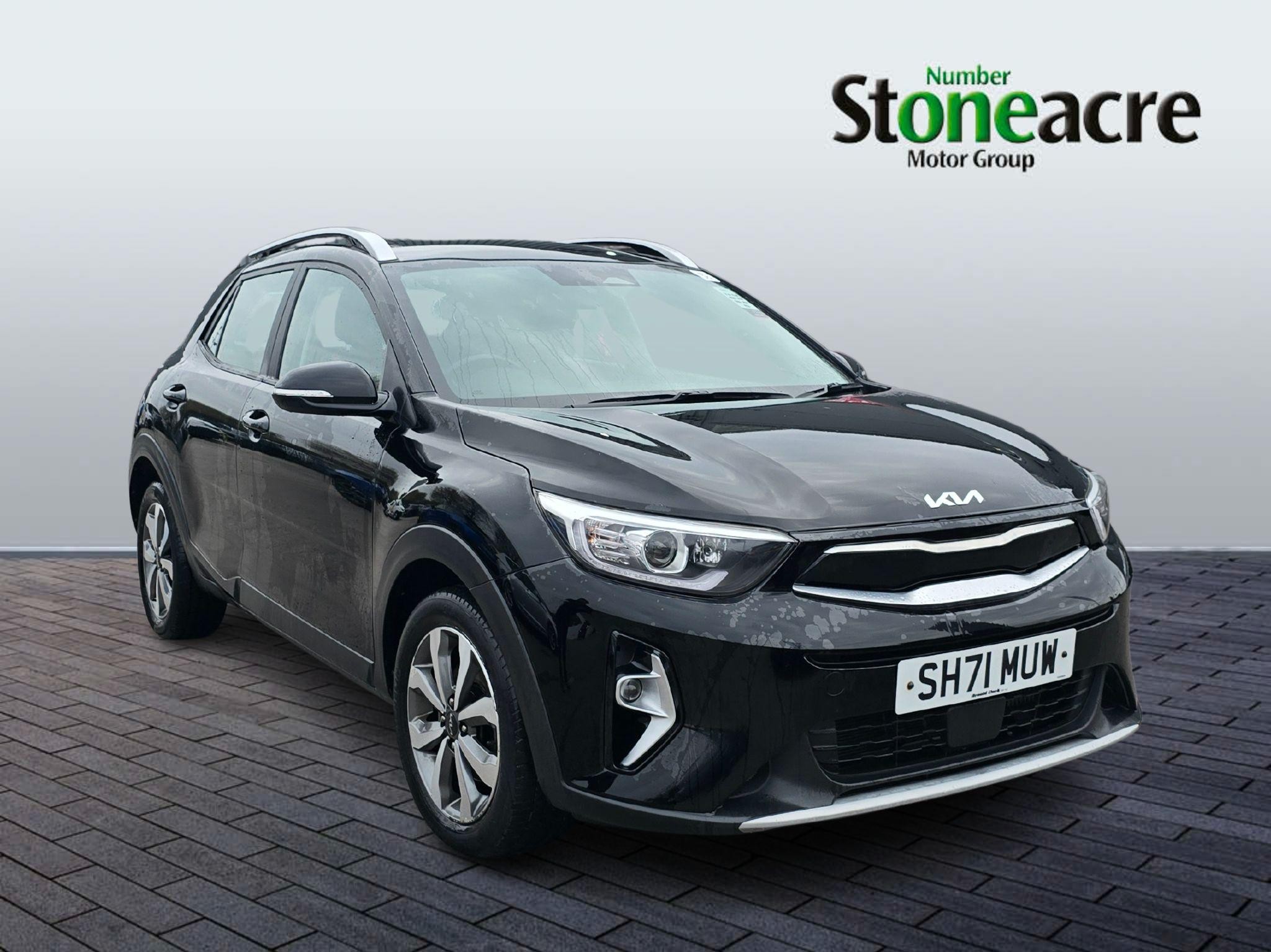 Main listing image - Kia Stonic