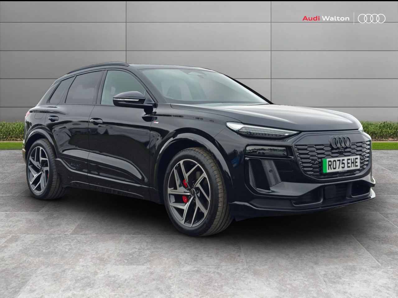 Main listing image - Audi Q6 e-tron