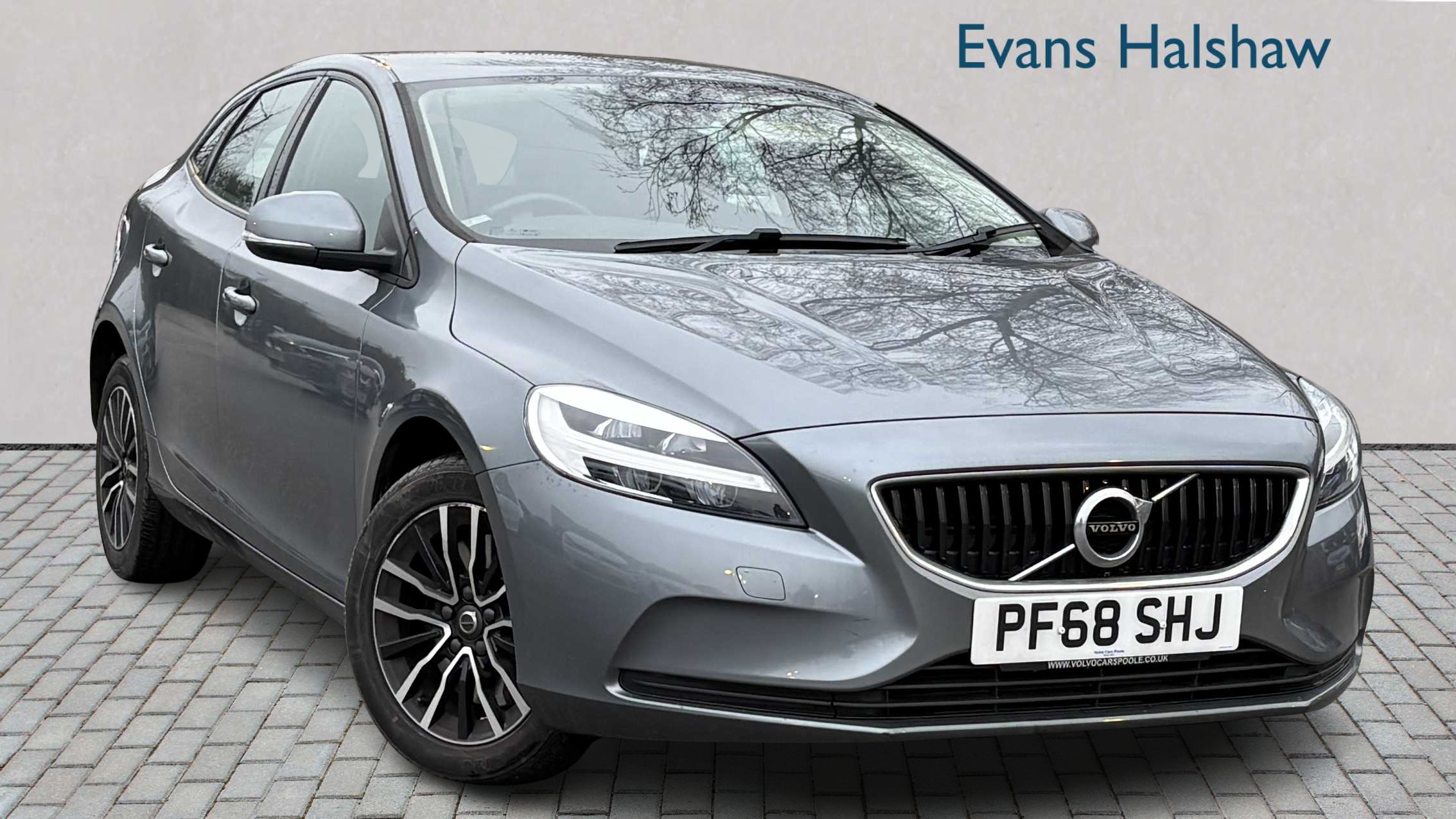 Main listing image - Volvo V40