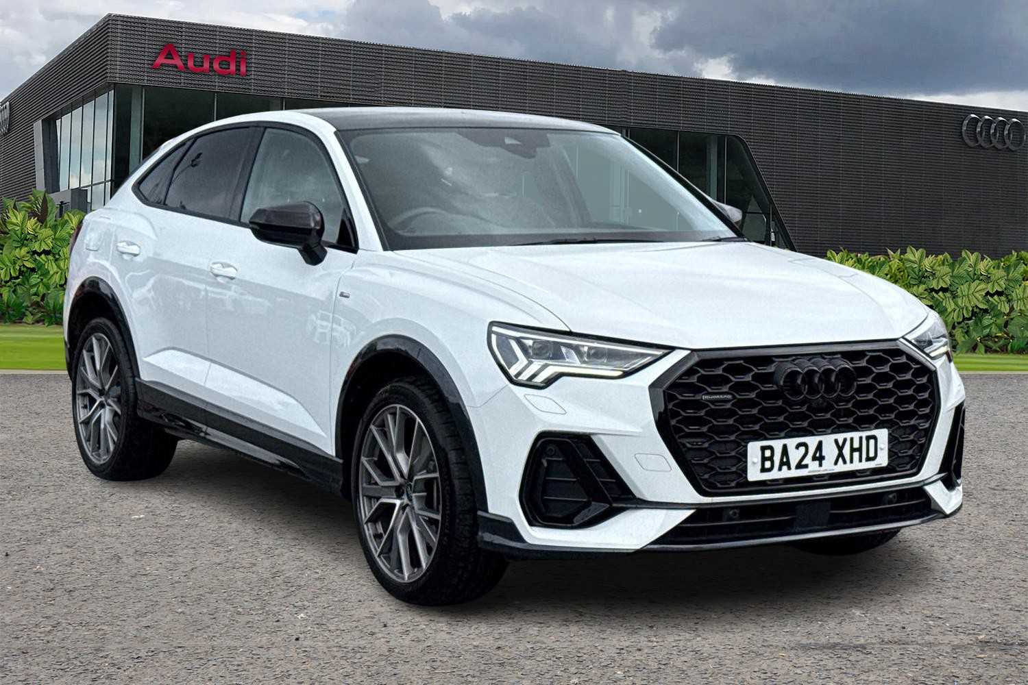 Main listing image - Audi Q3
