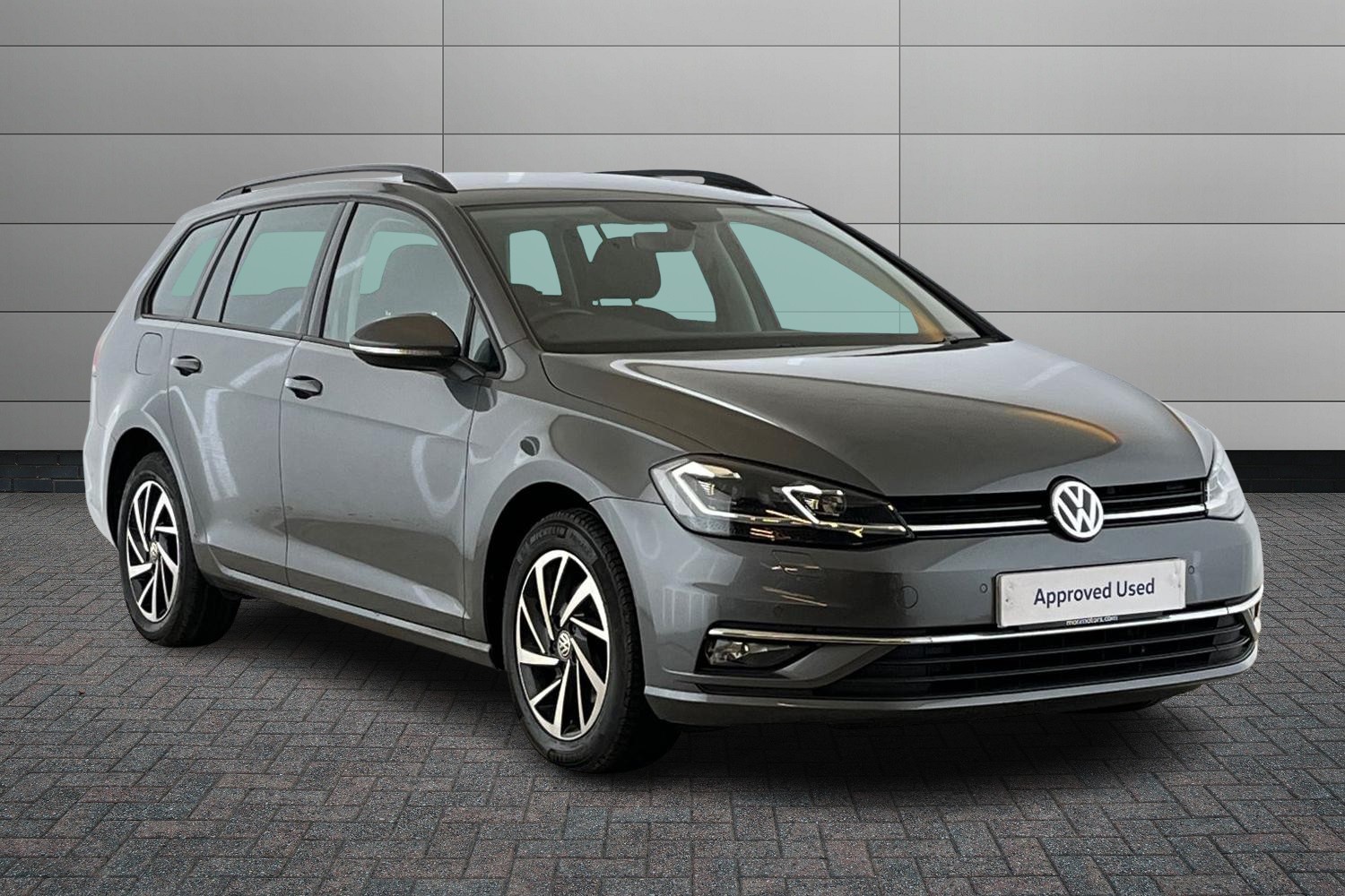 Main listing image - Volkswagen Golf Estate