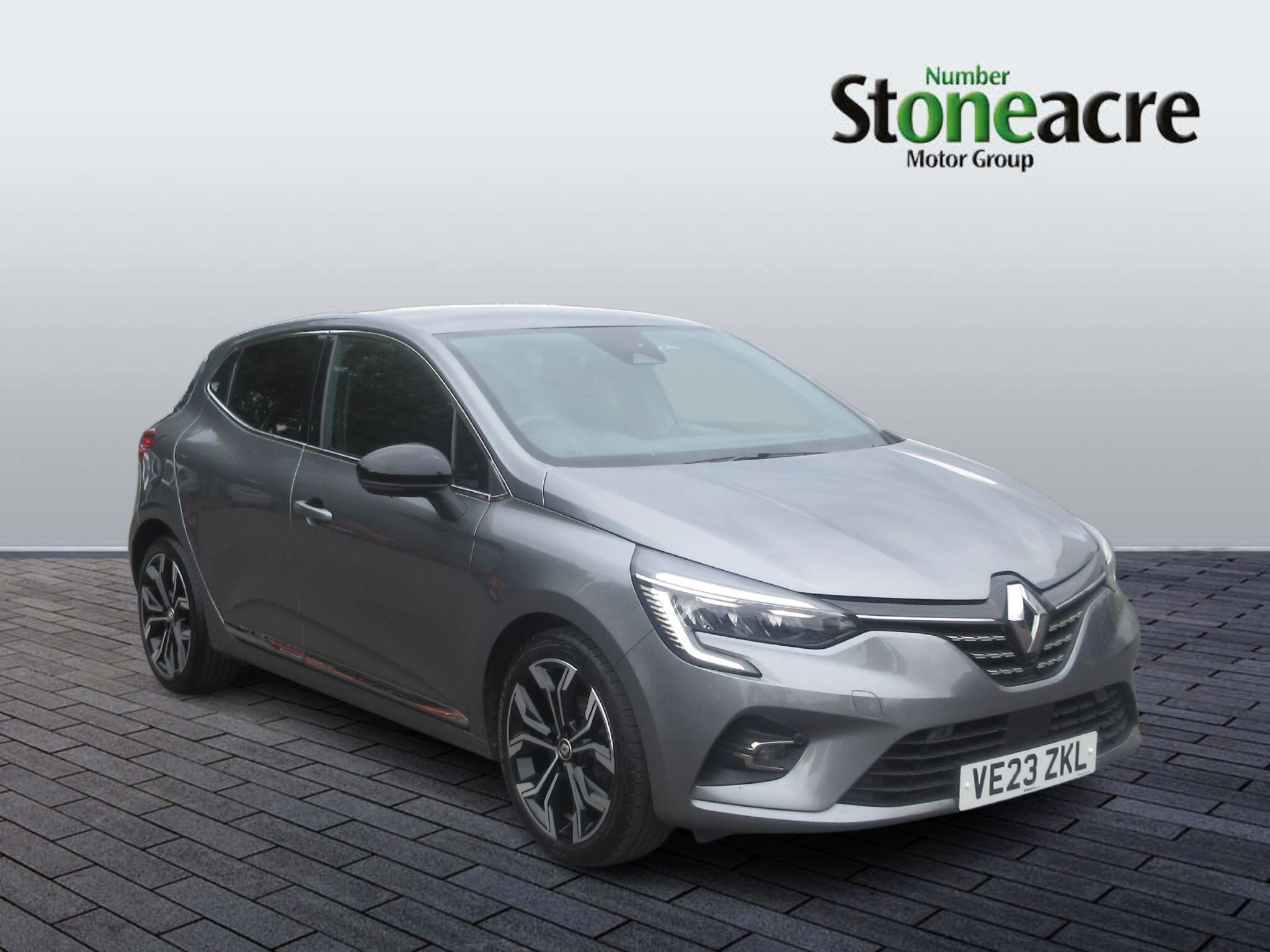 Main listing image - Renault Clio