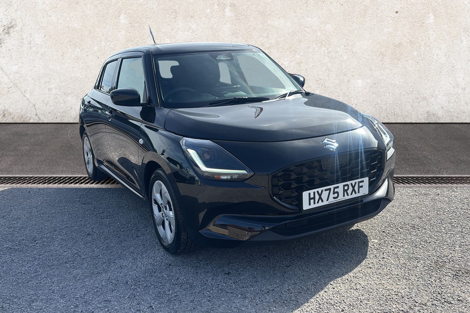 Main listing image - Suzuki Swift