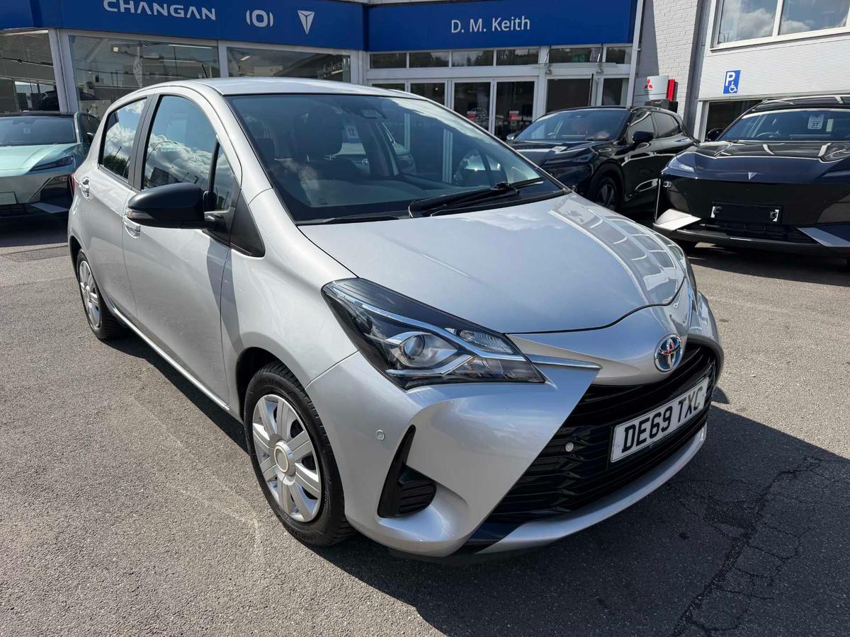 Main listing image - Toyota Yaris