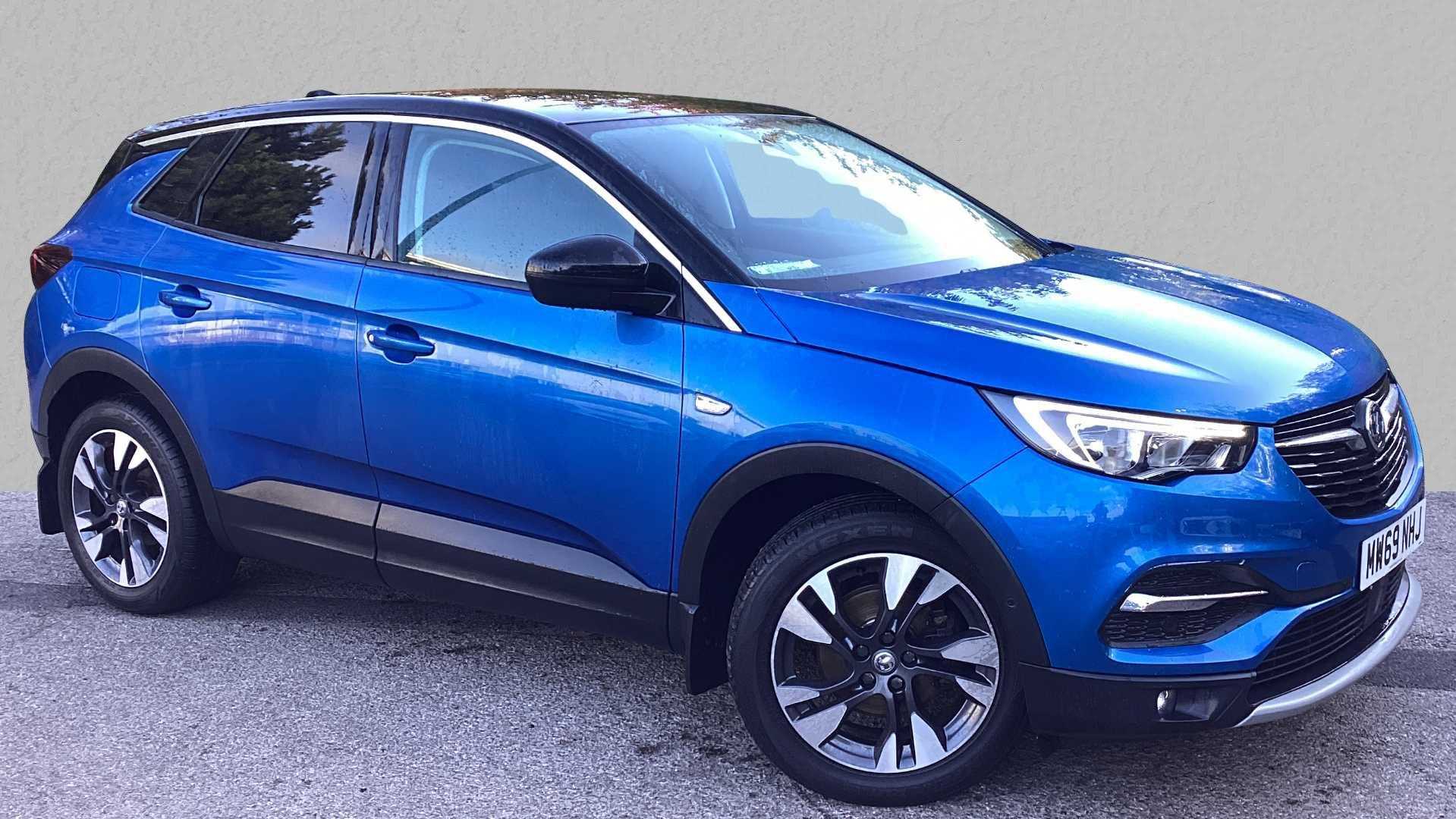 Main listing image - Vauxhall Grandland X