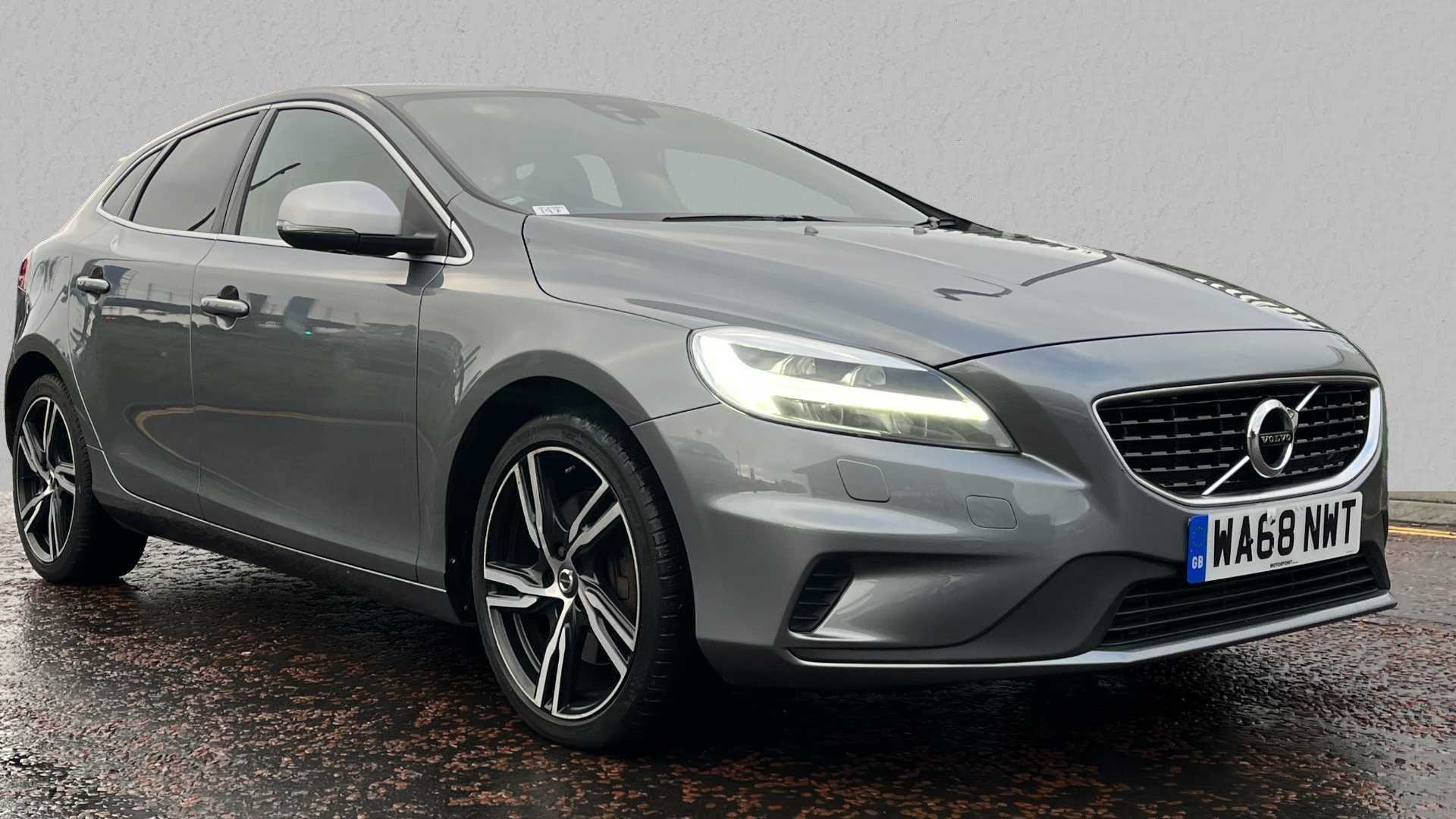 Main listing image - Volvo V40