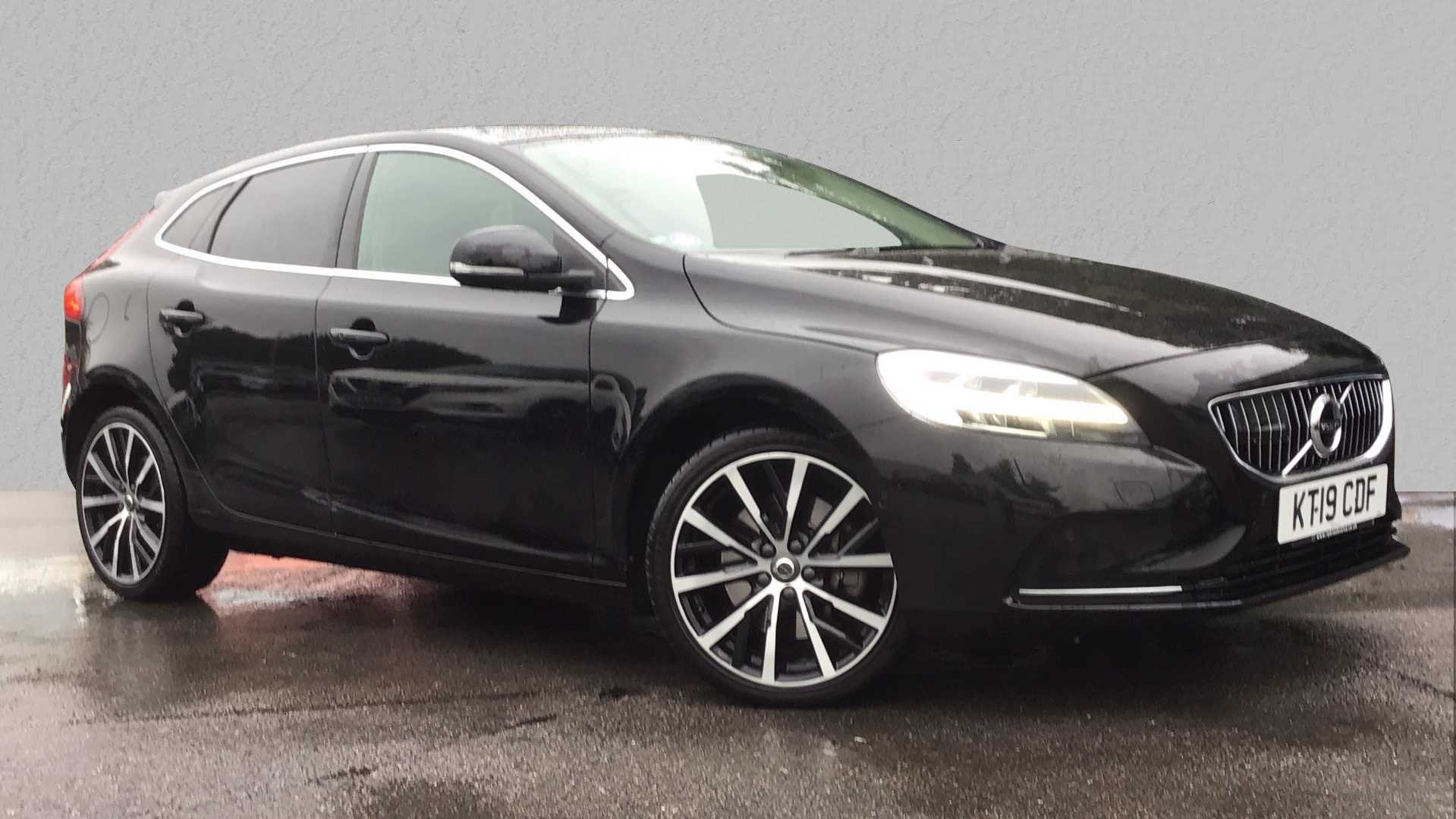 Main listing image - Volvo V40