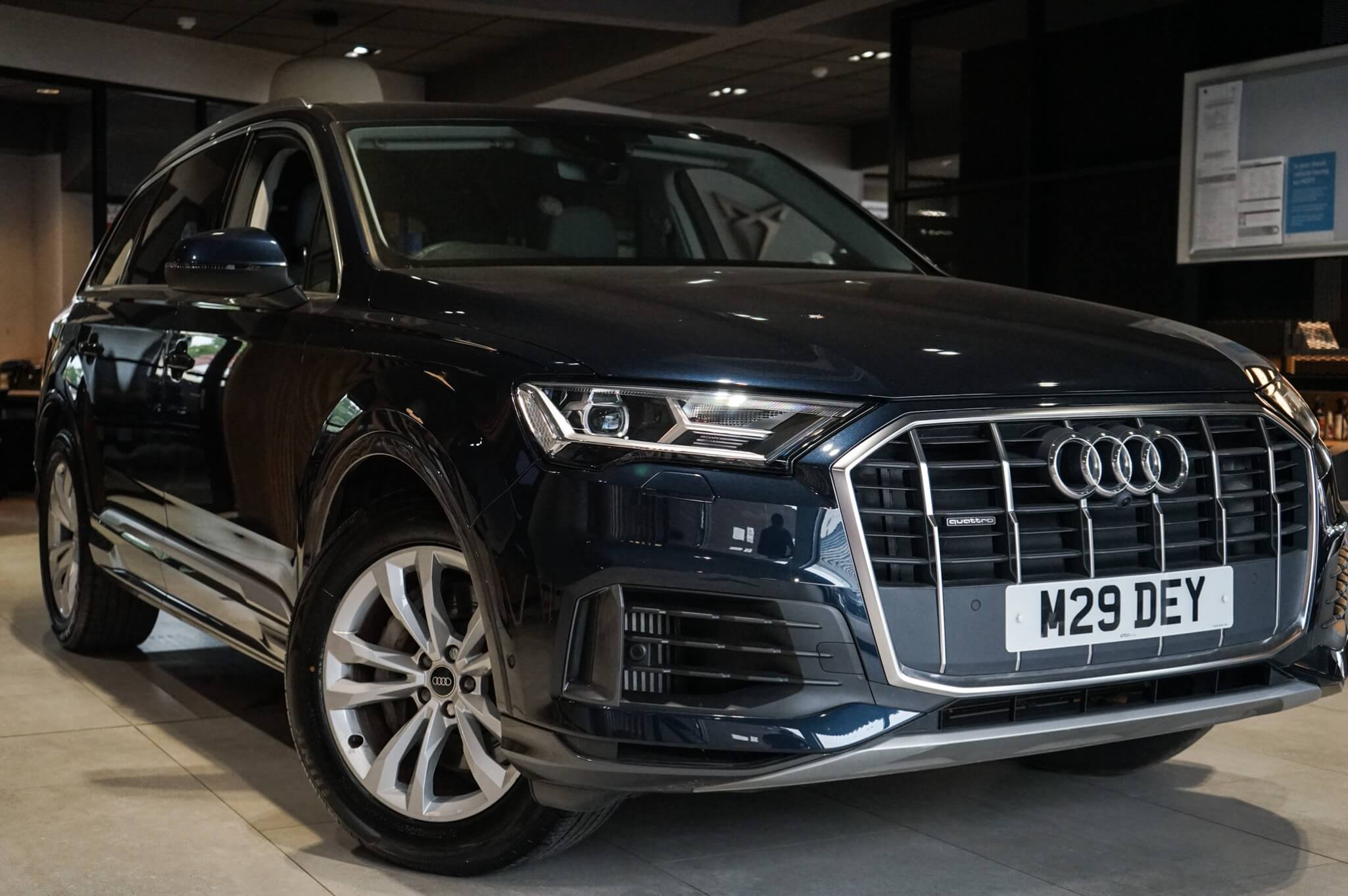 Main listing image - Audi Q7