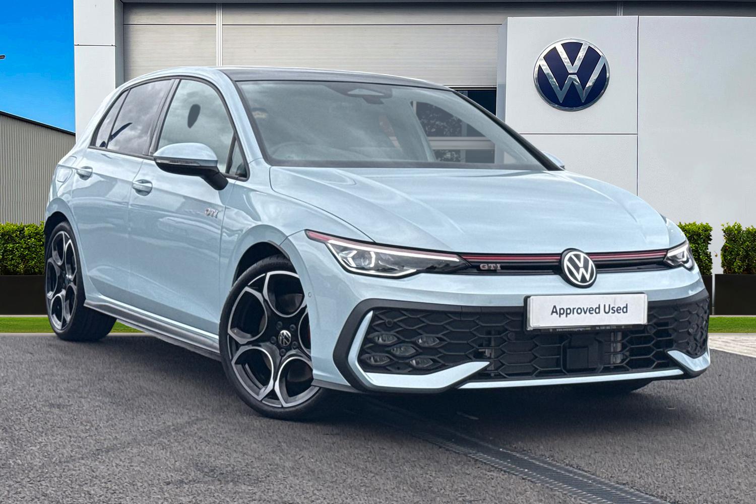 Main listing image - Volkswagen Golf