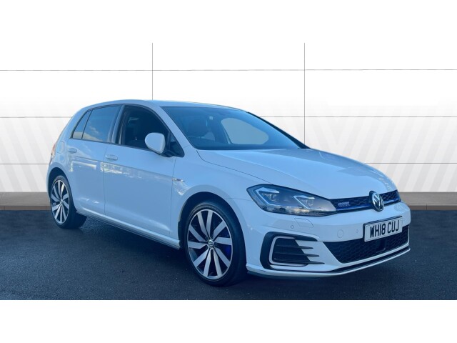 Main listing image - Volkswagen Golf GTE