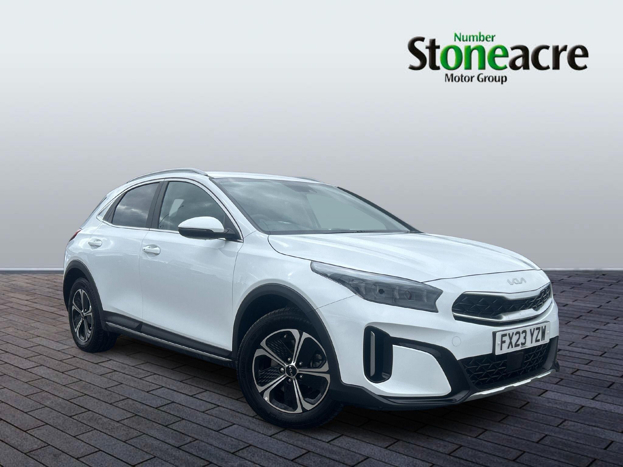 Main listing image - Kia XCeed