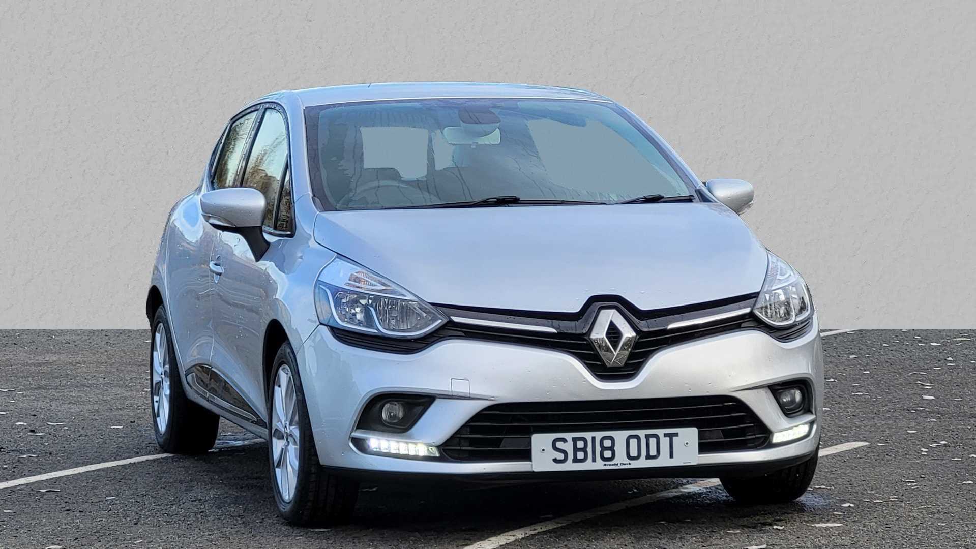 Main listing image - Renault Clio