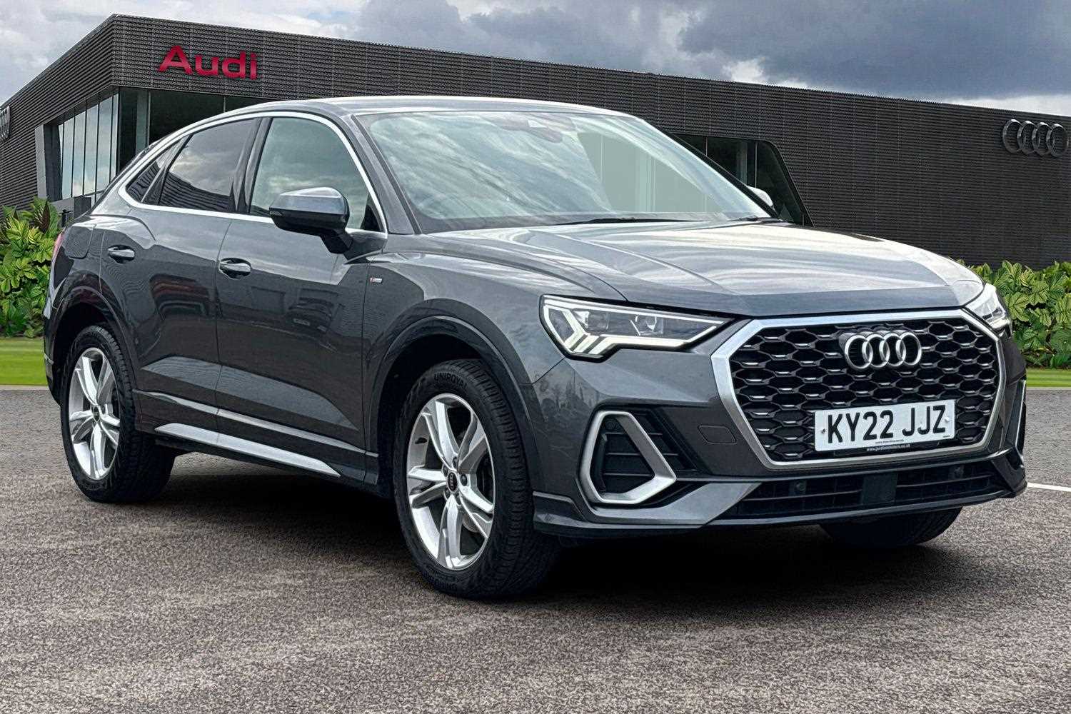 Main listing image - Audi Q3