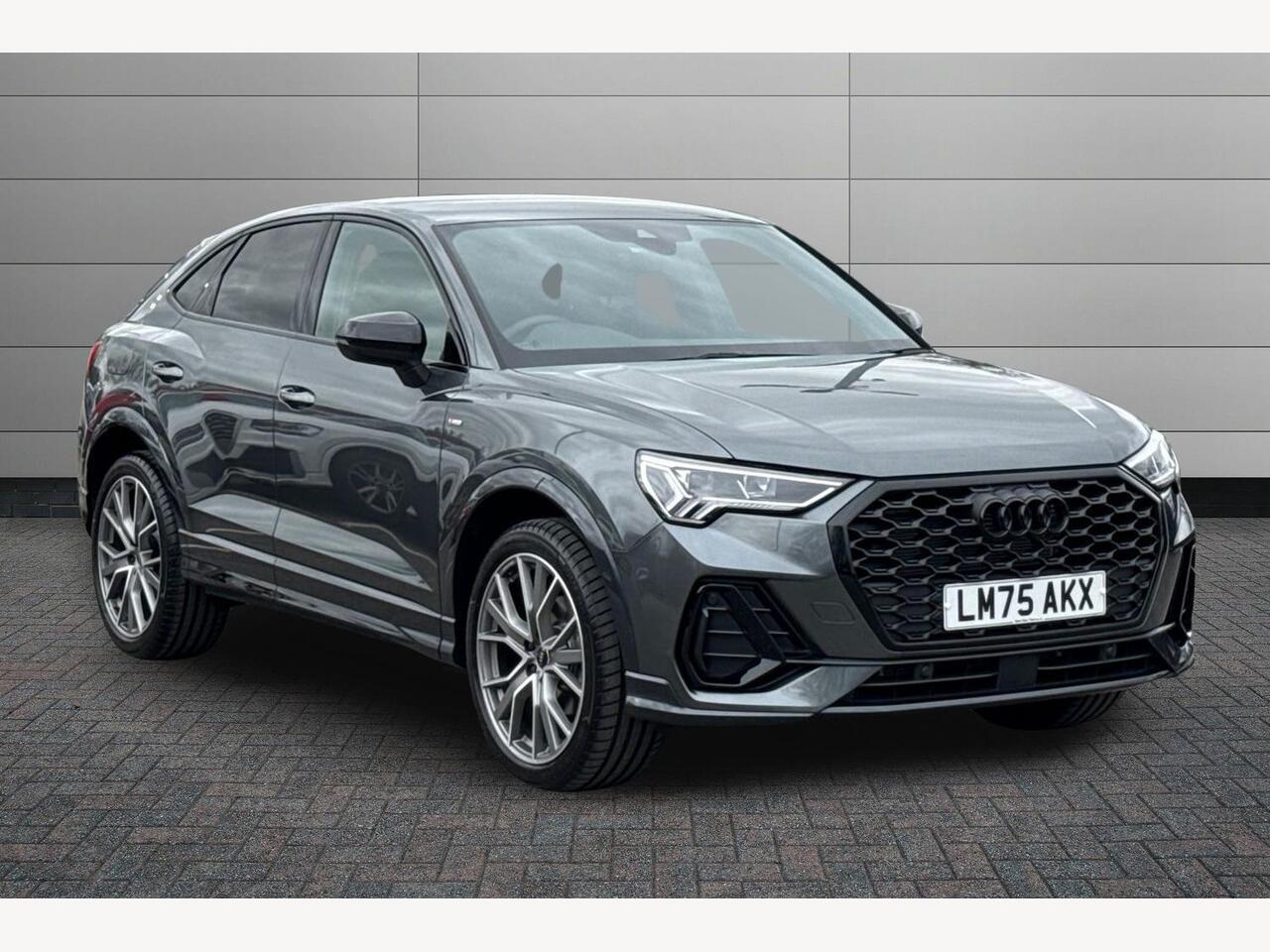 Main listing image - Audi Q3