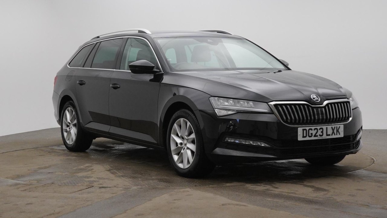 Main listing image - Skoda Superb Estate