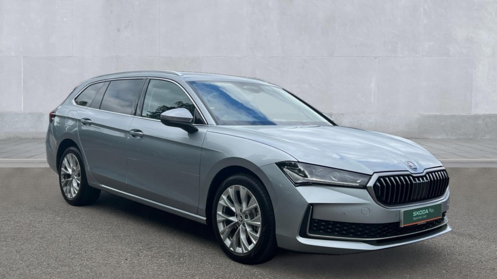 Main listing image - Skoda Superb Estate