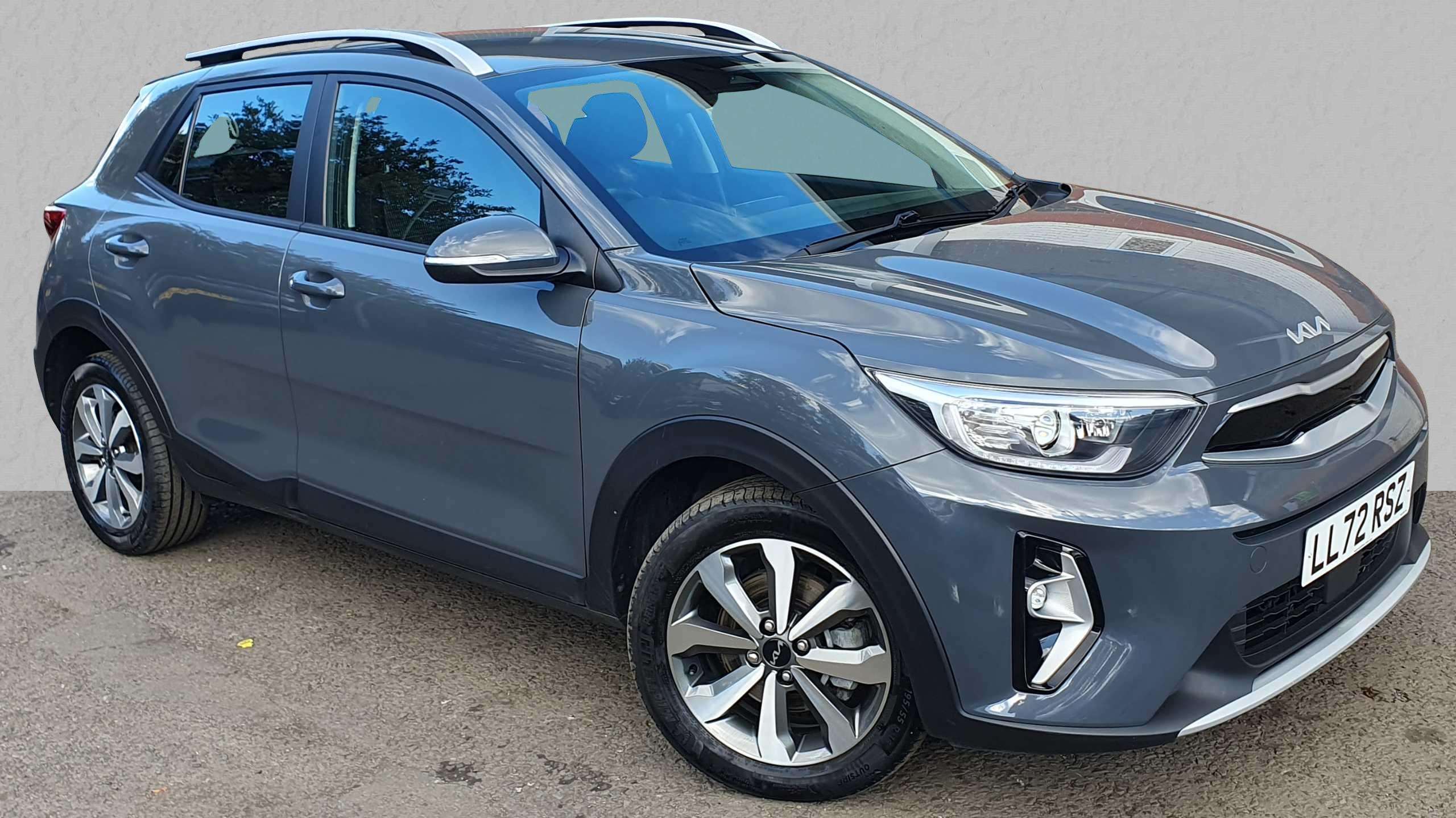 Main listing image - Kia Stonic