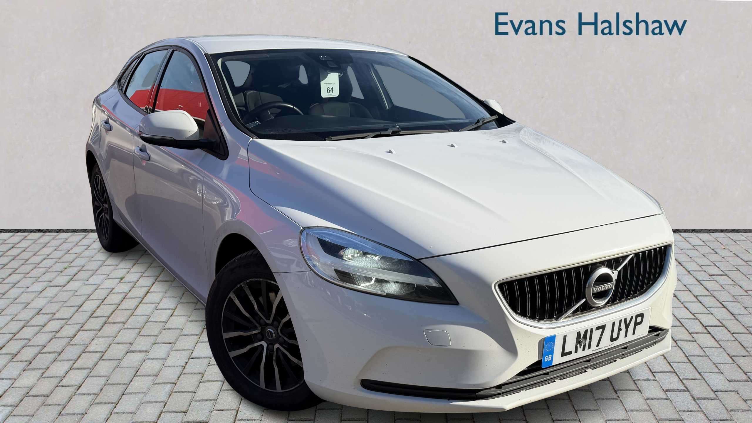 Main listing image - Volvo V40