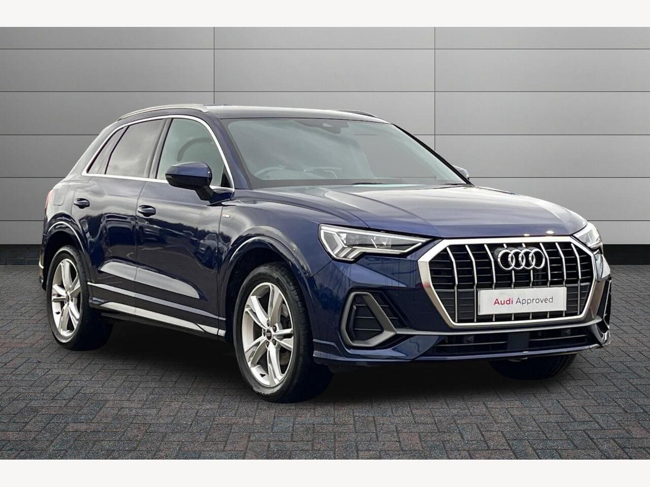 Main listing image - Audi Q3