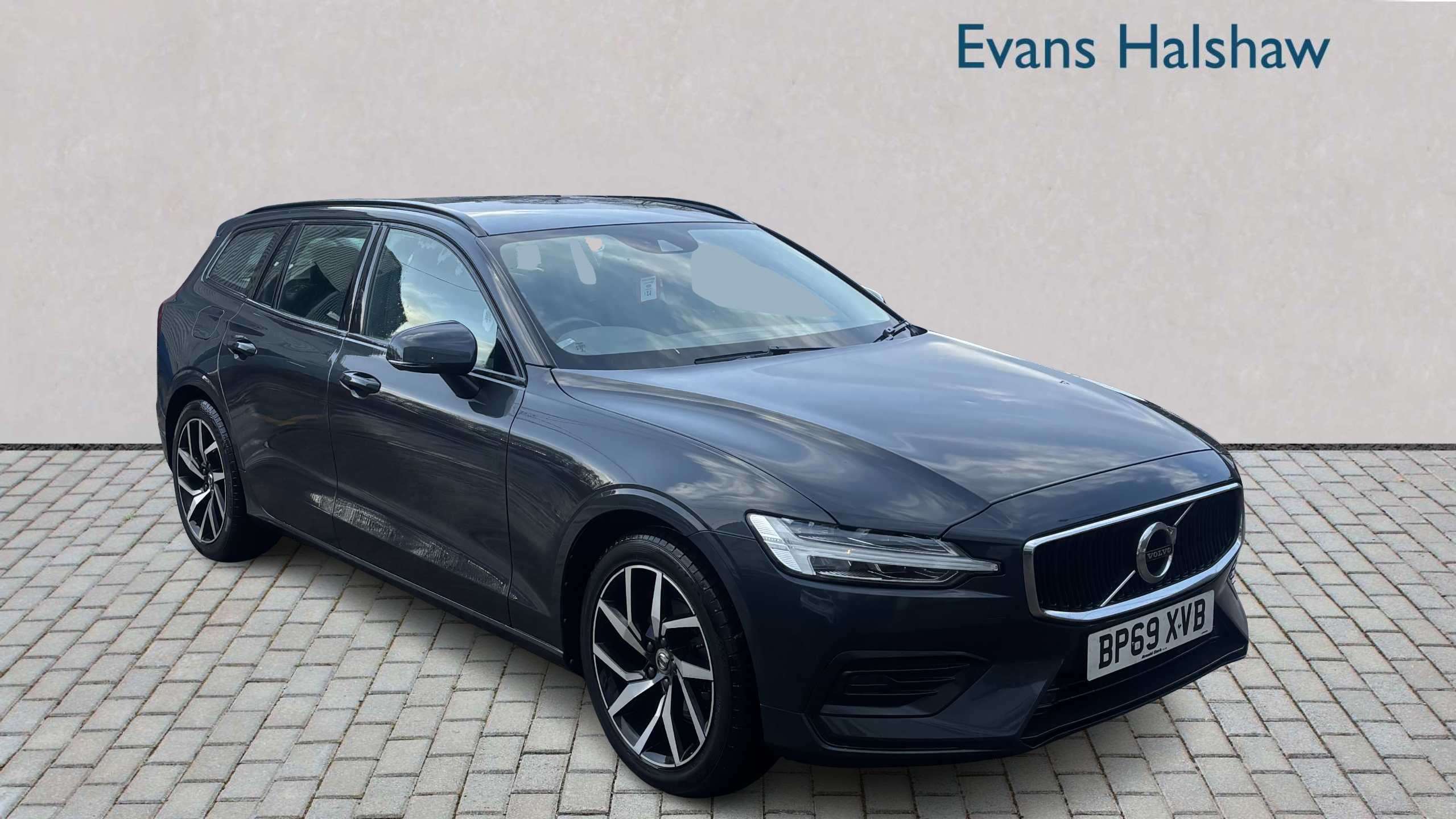 Main listing image - Volvo V60