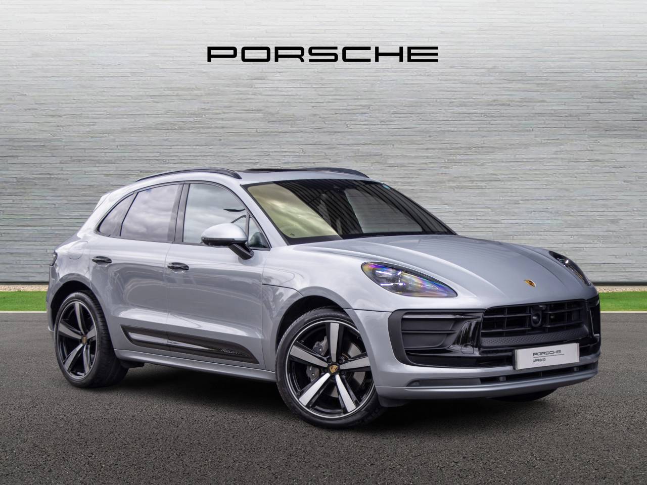 Main listing image - Porsche Macan