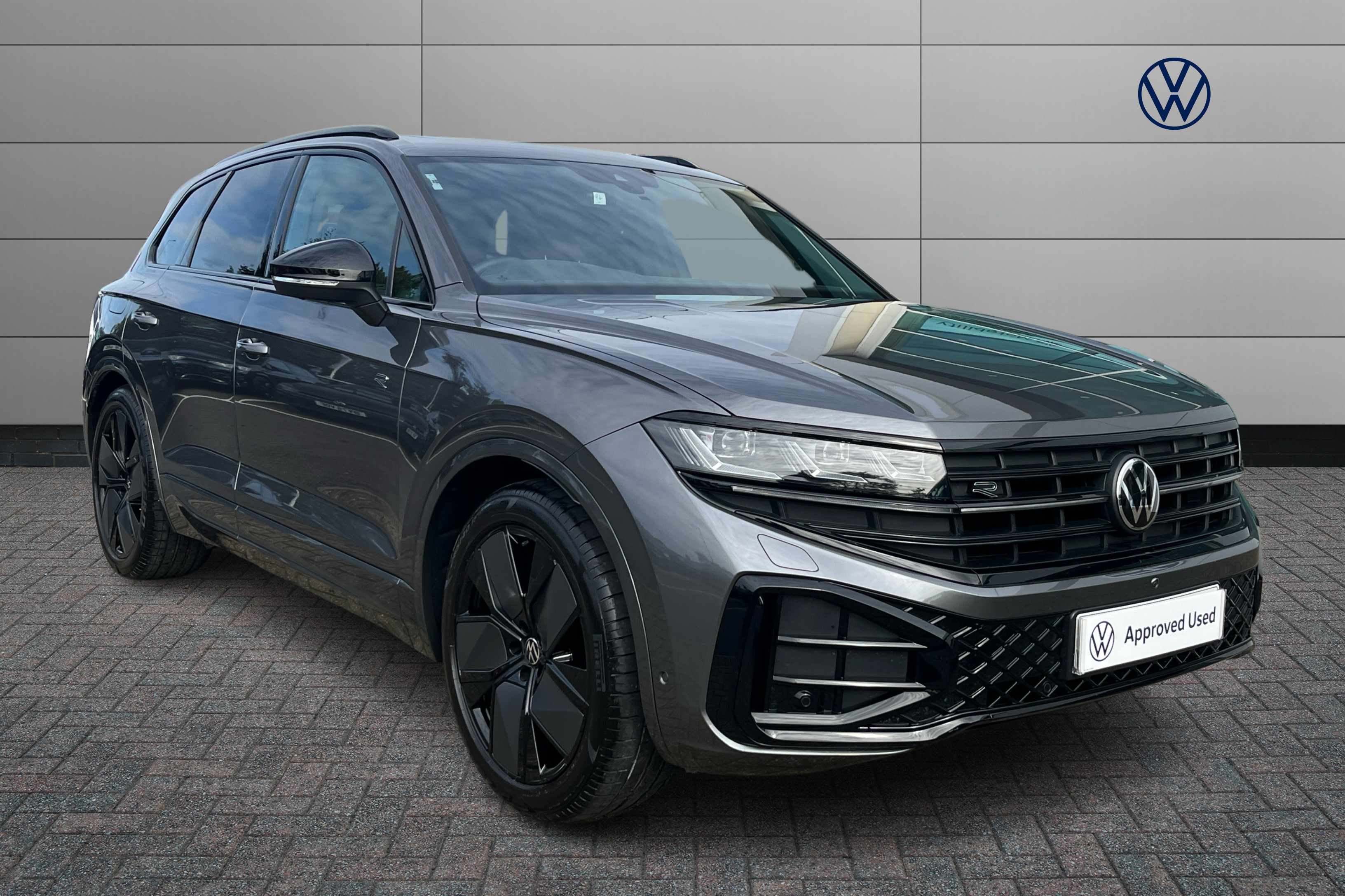 Main listing image - Volkswagen Touareg