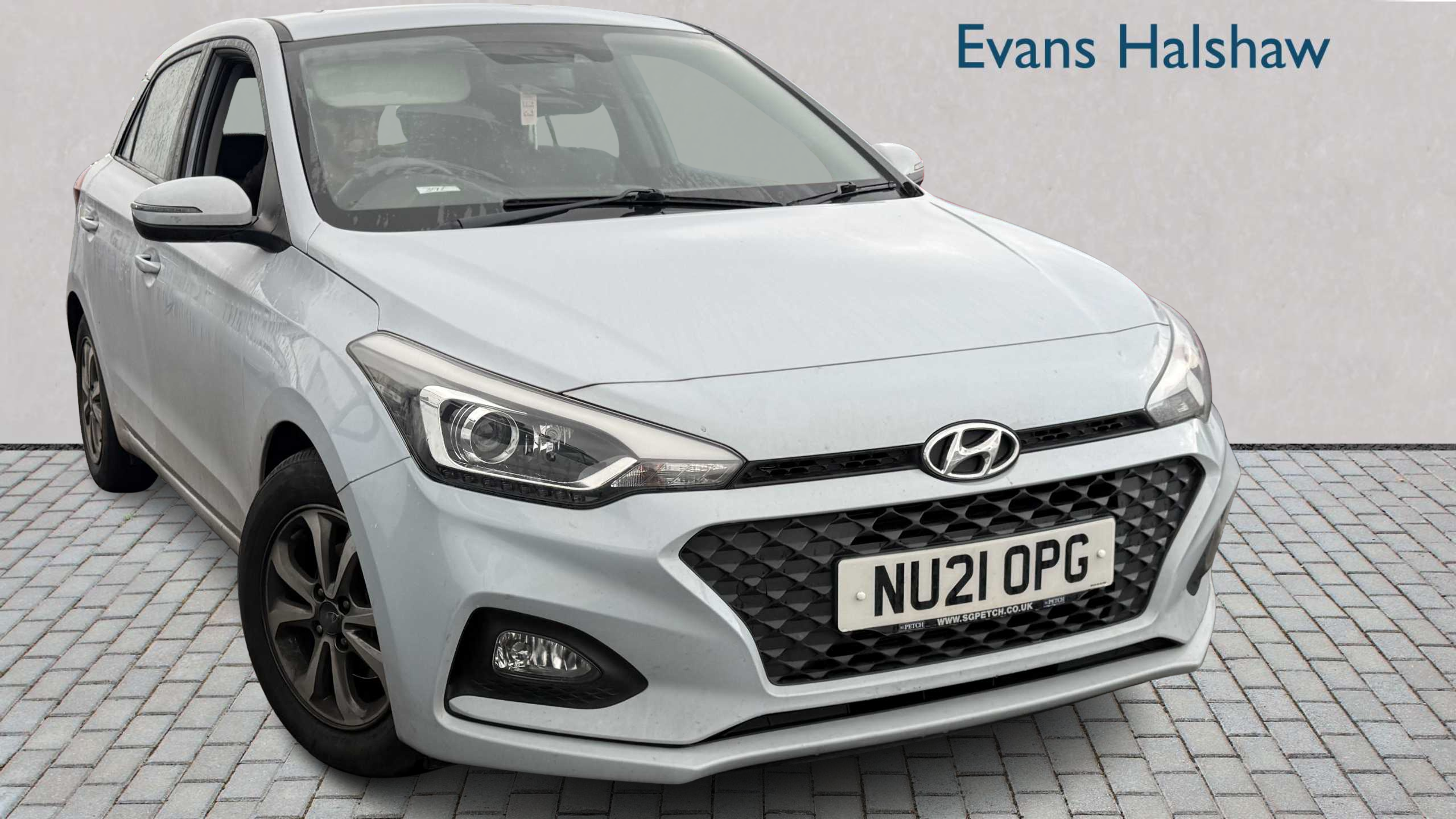 Main listing image - Hyundai i20