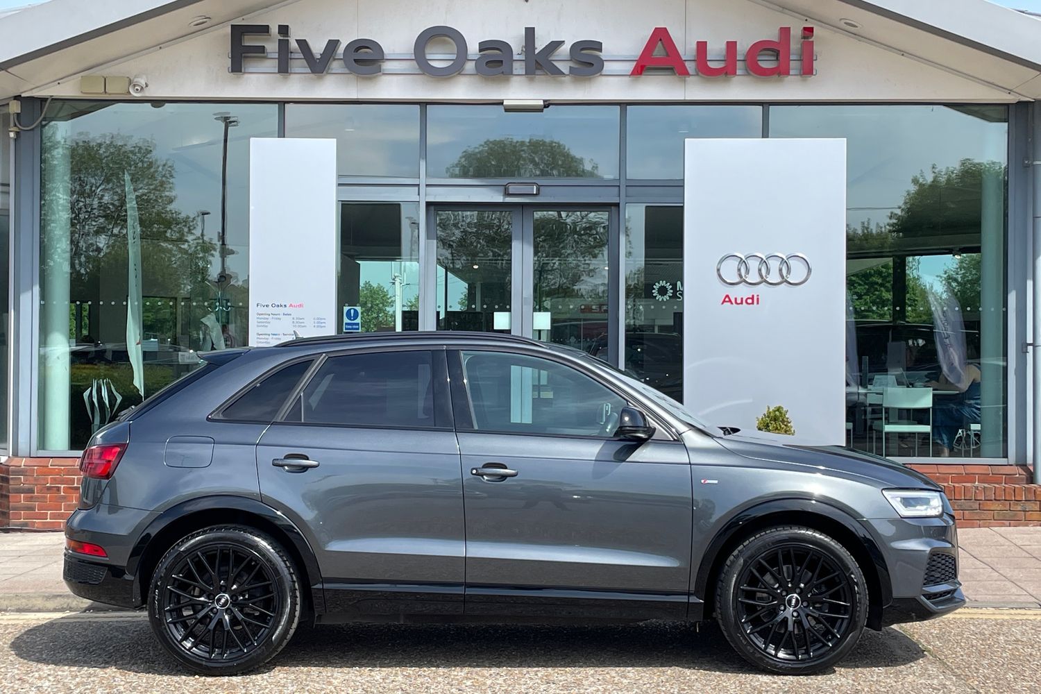 Main listing image - Audi Q3