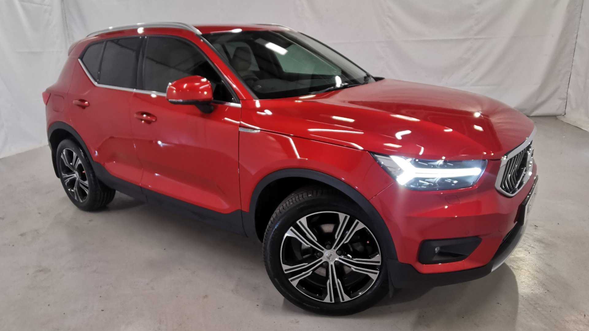 Main listing image - Volvo XC40