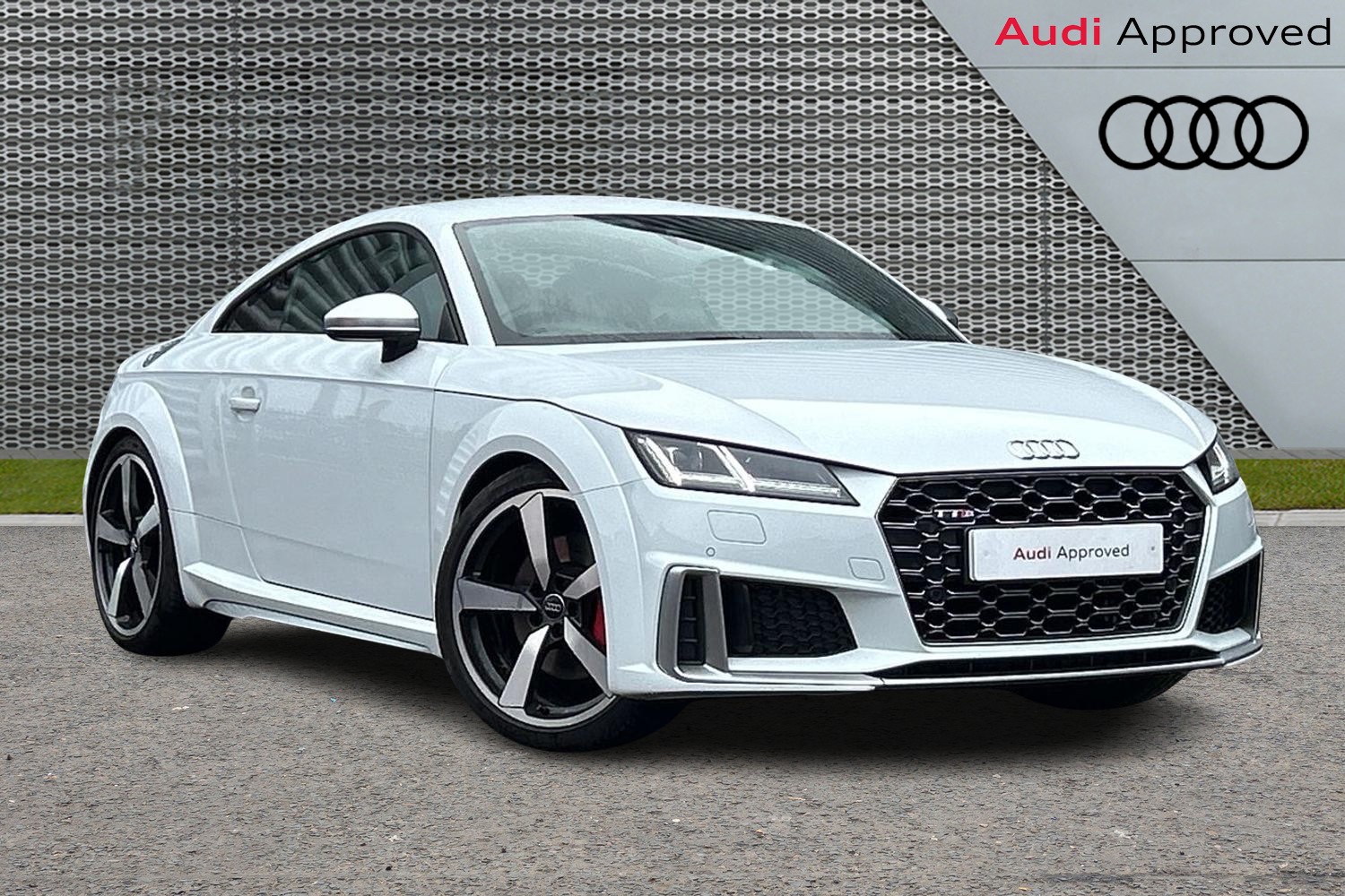 Main listing image - Audi TT S