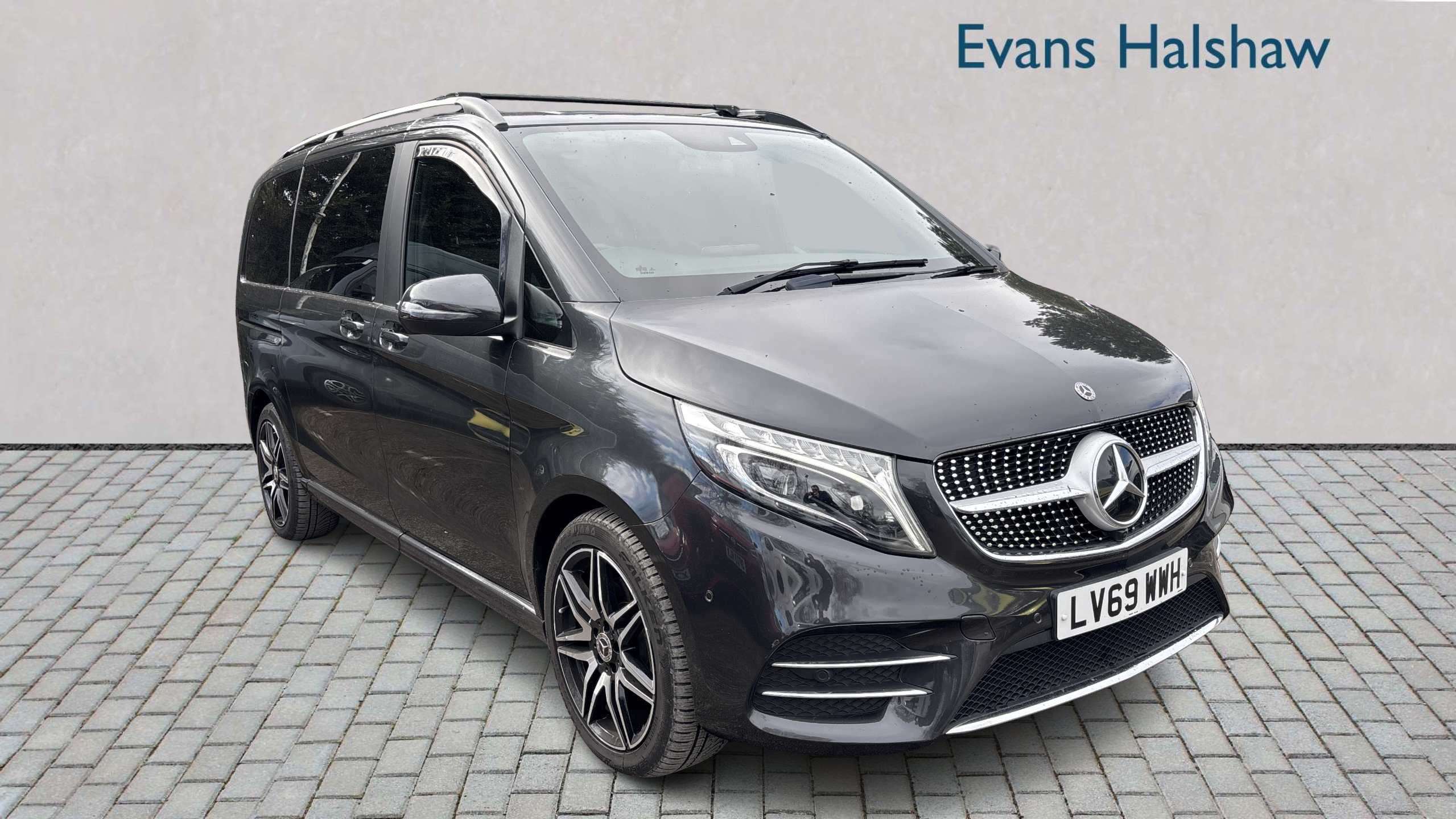 Main listing image - Mercedes-Benz V-Class