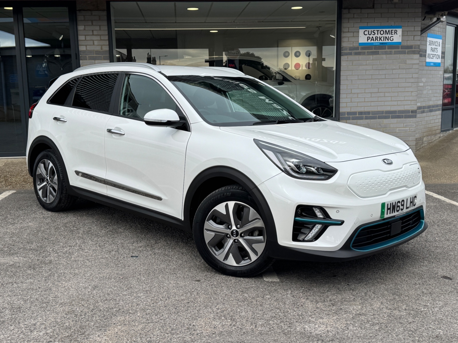 Main listing image - Kia e-Niro