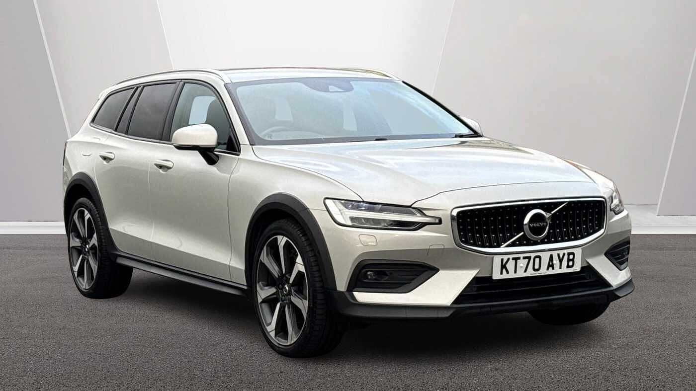 Main listing image - Volvo V60 Cross Country