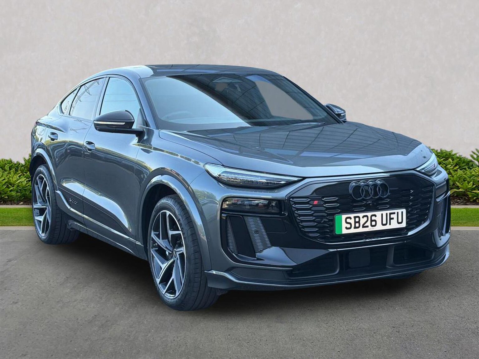 Main listing image - Audi Q6