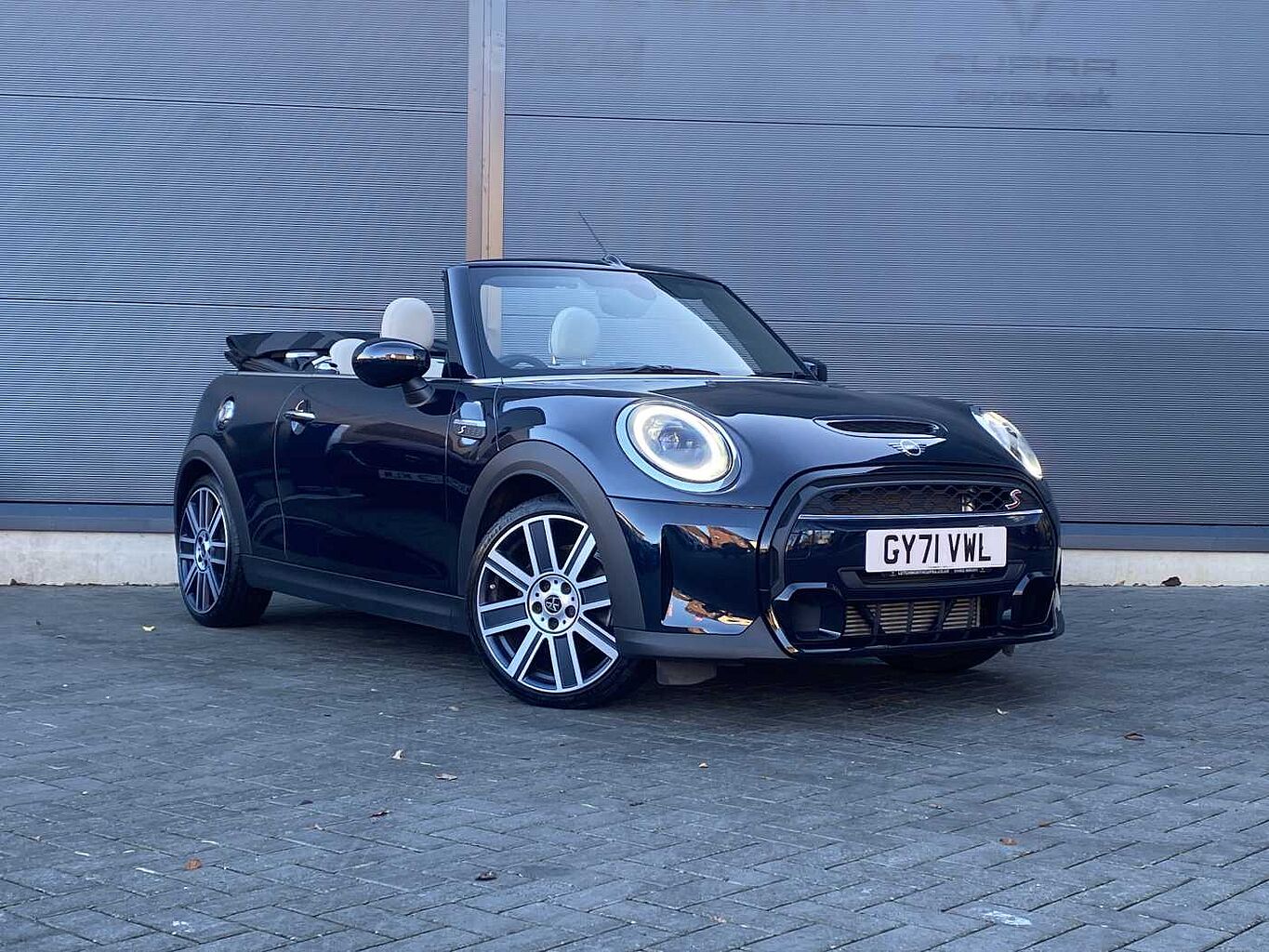 Main listing image - MINI Convertible